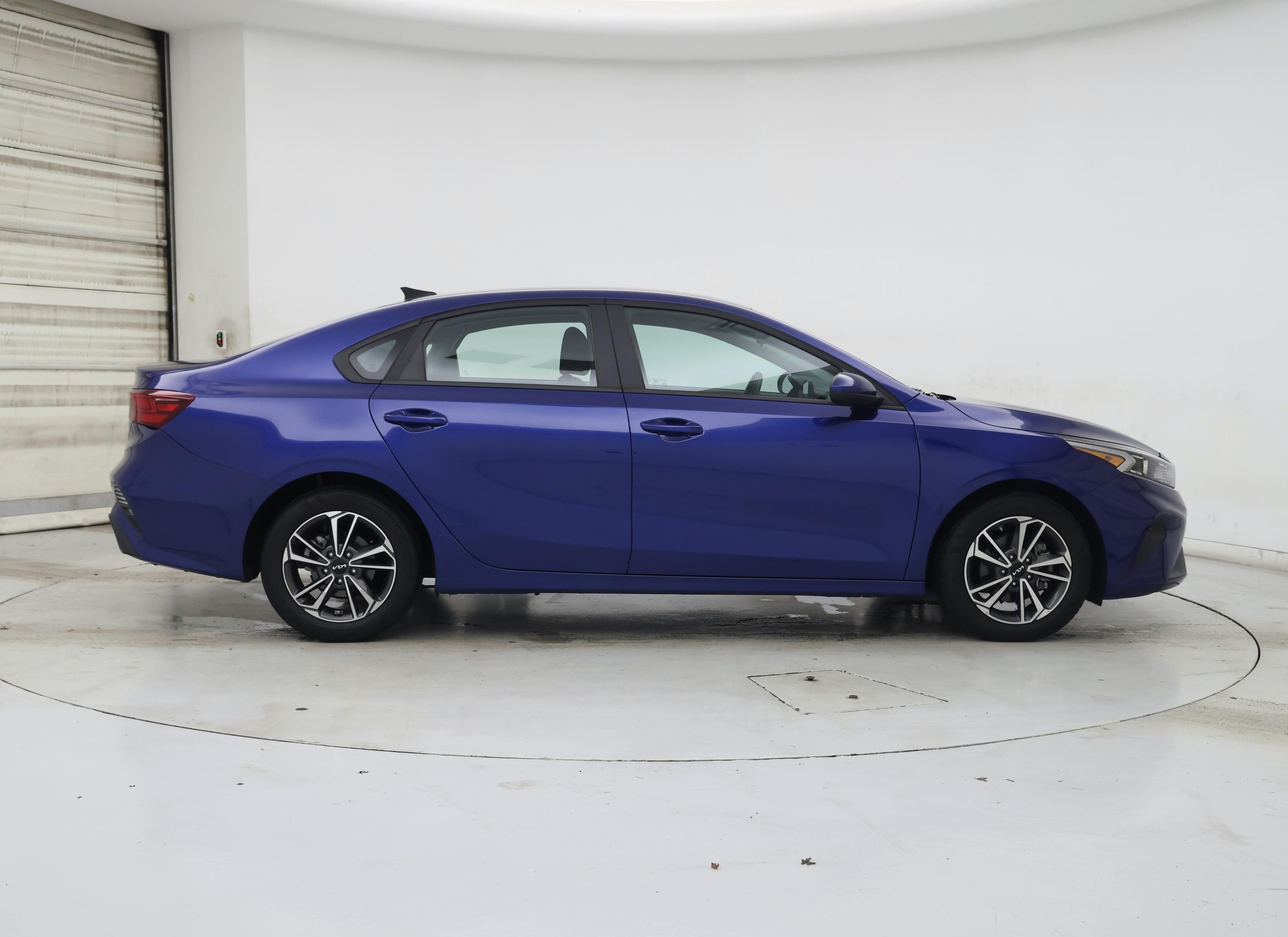 Thumbnail: 2023 Kia Forte - 7