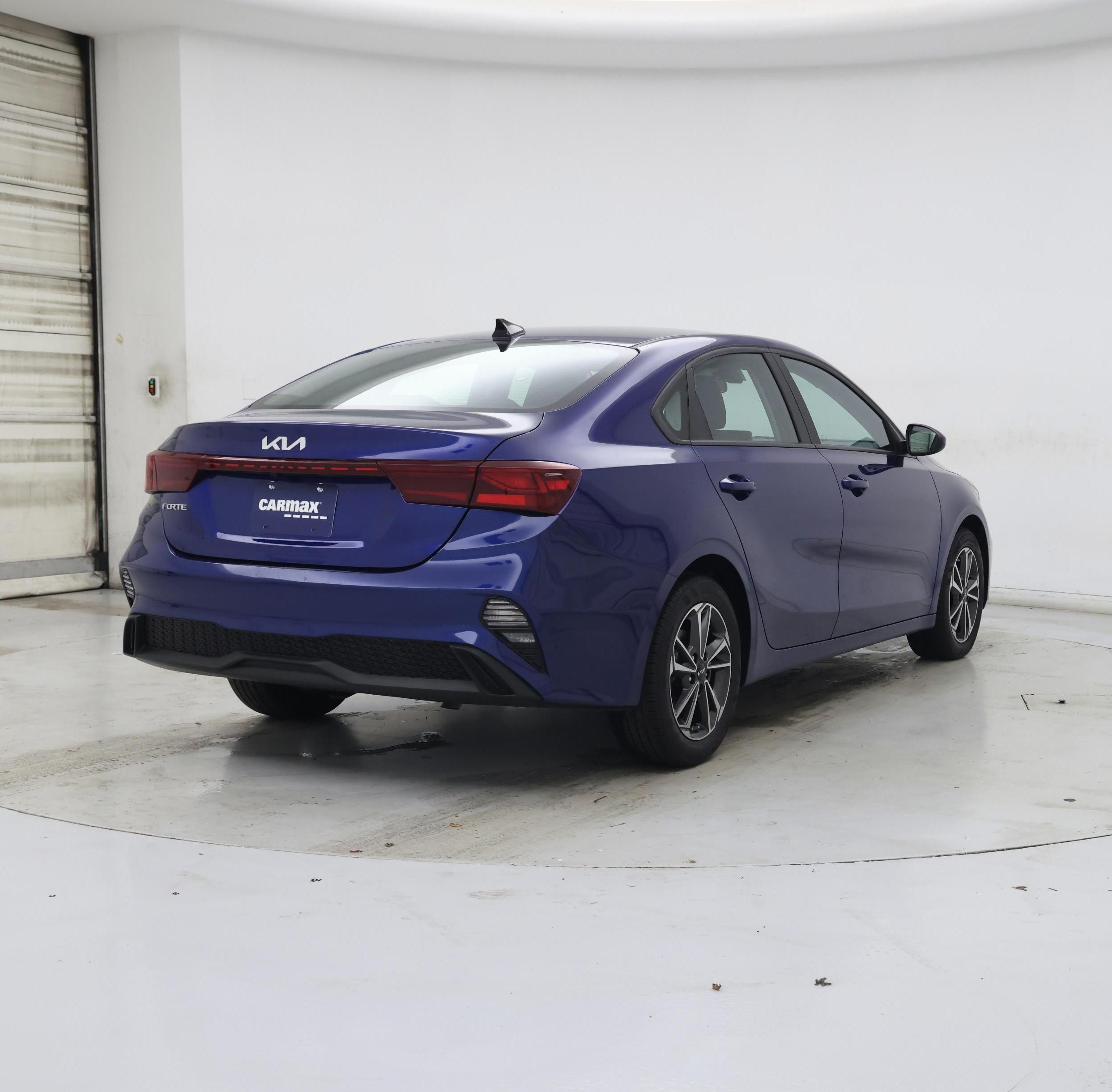Thumbnail: 2023 Kia Forte - 8