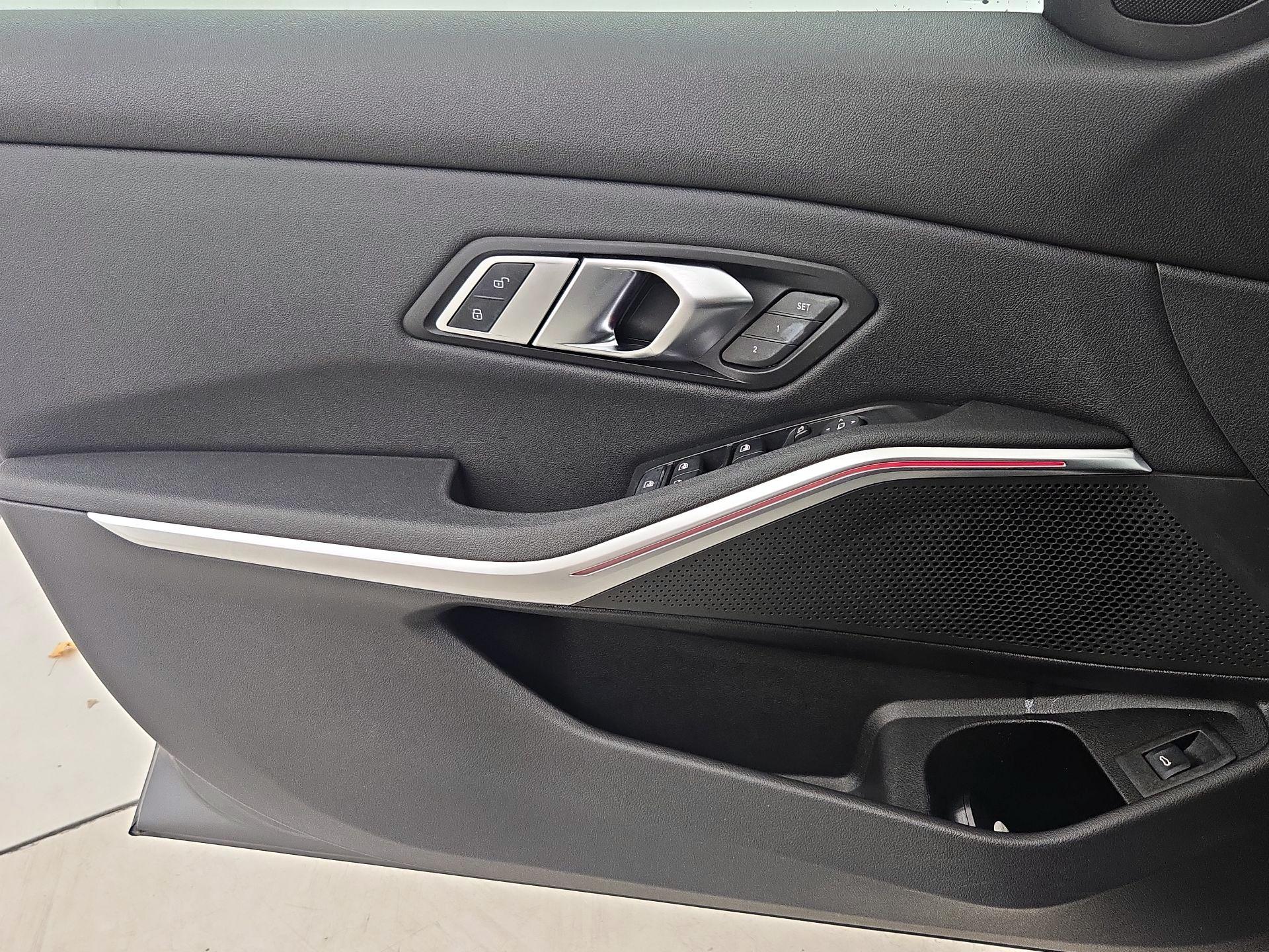 Thumbnail: 2020 BMW 3 Series - 12