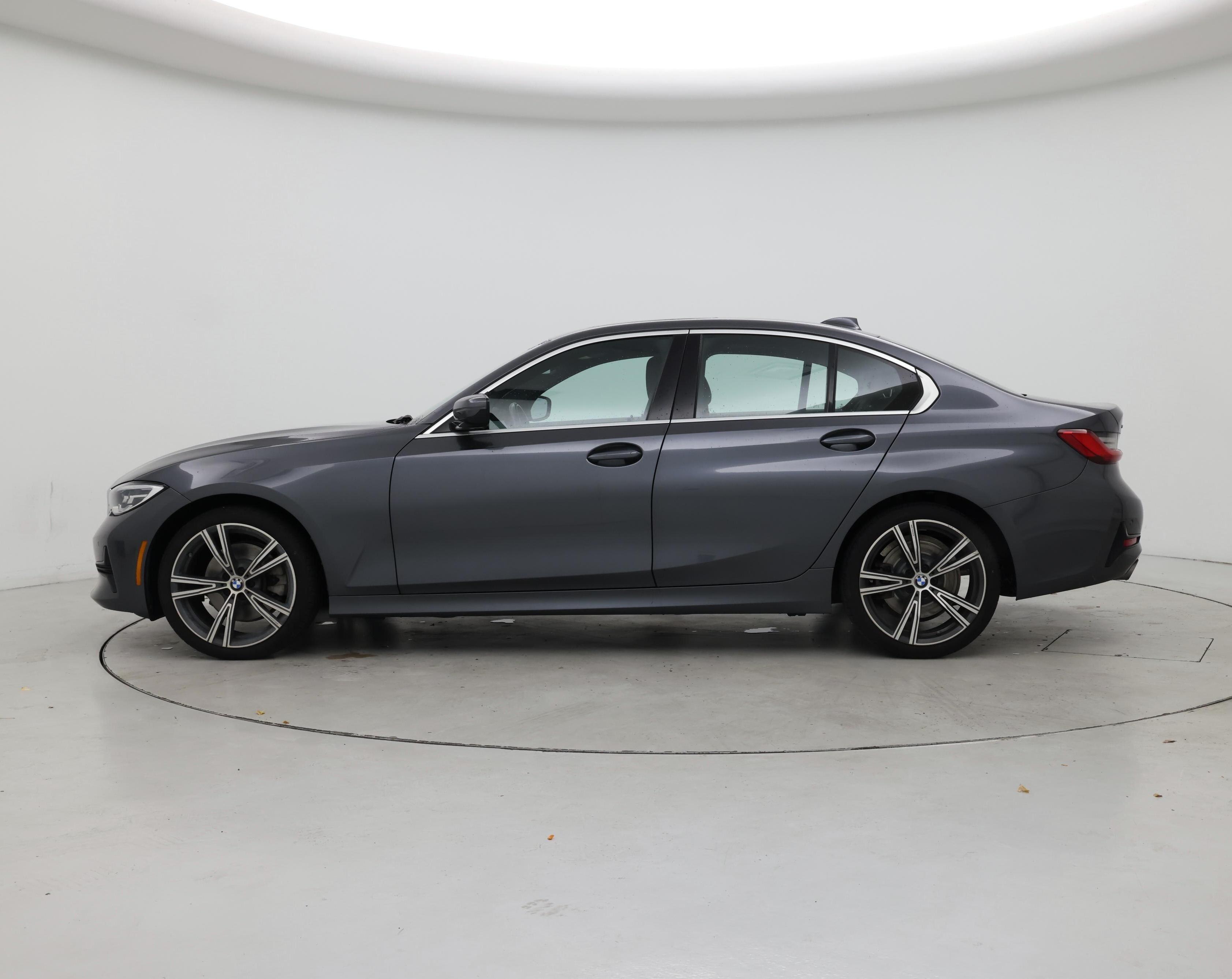 Thumbnail: 2020 BMW 3 Series - 3