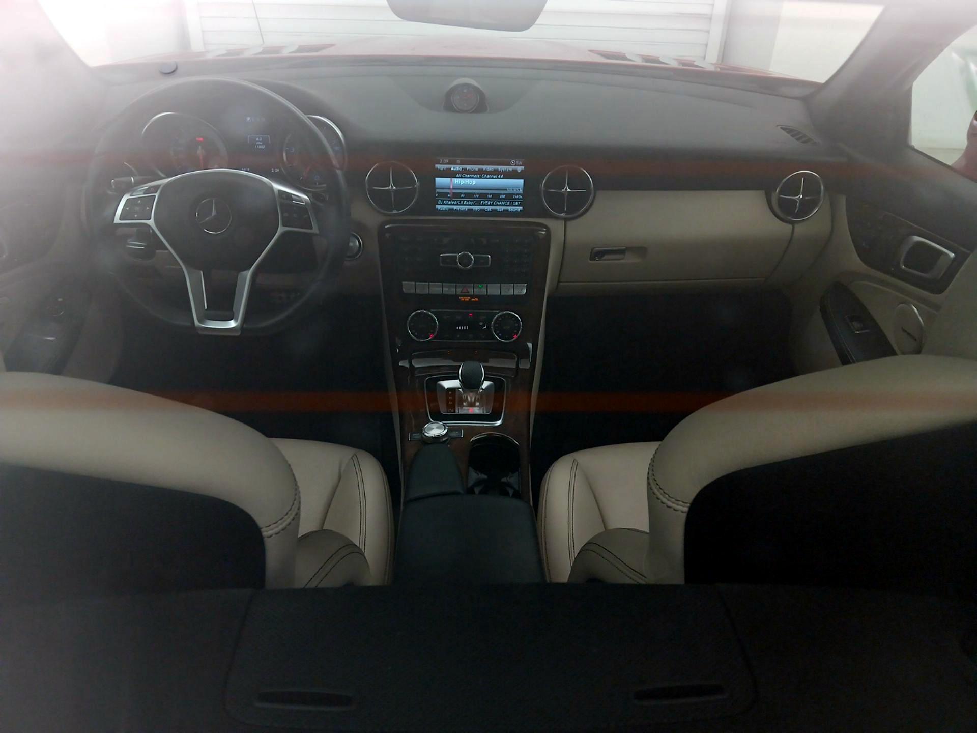 Thumbnail: 2016 Mercedes-Benz SLK - 9