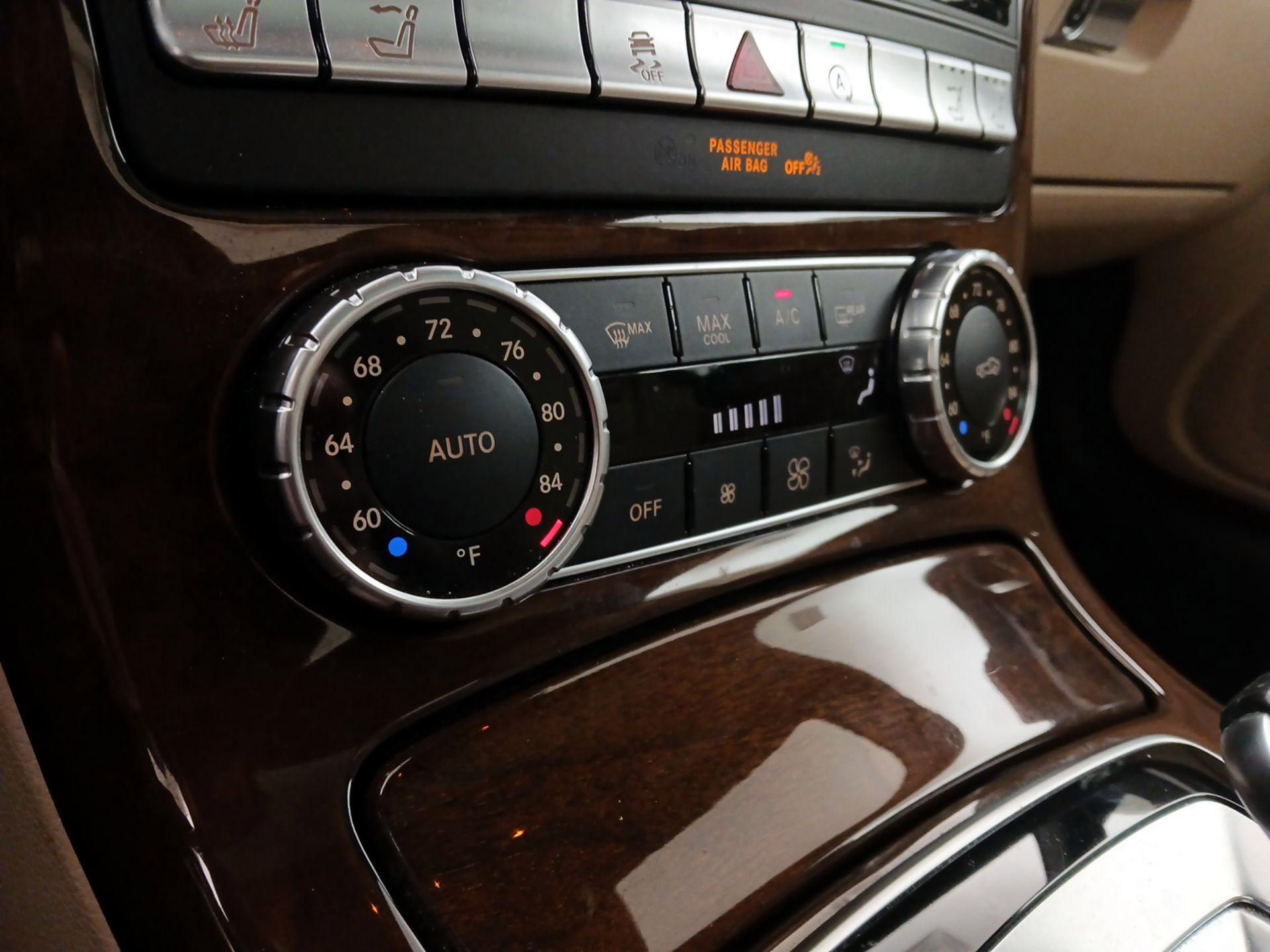 Thumbnail: 2016 Mercedes-Benz SLK - 17