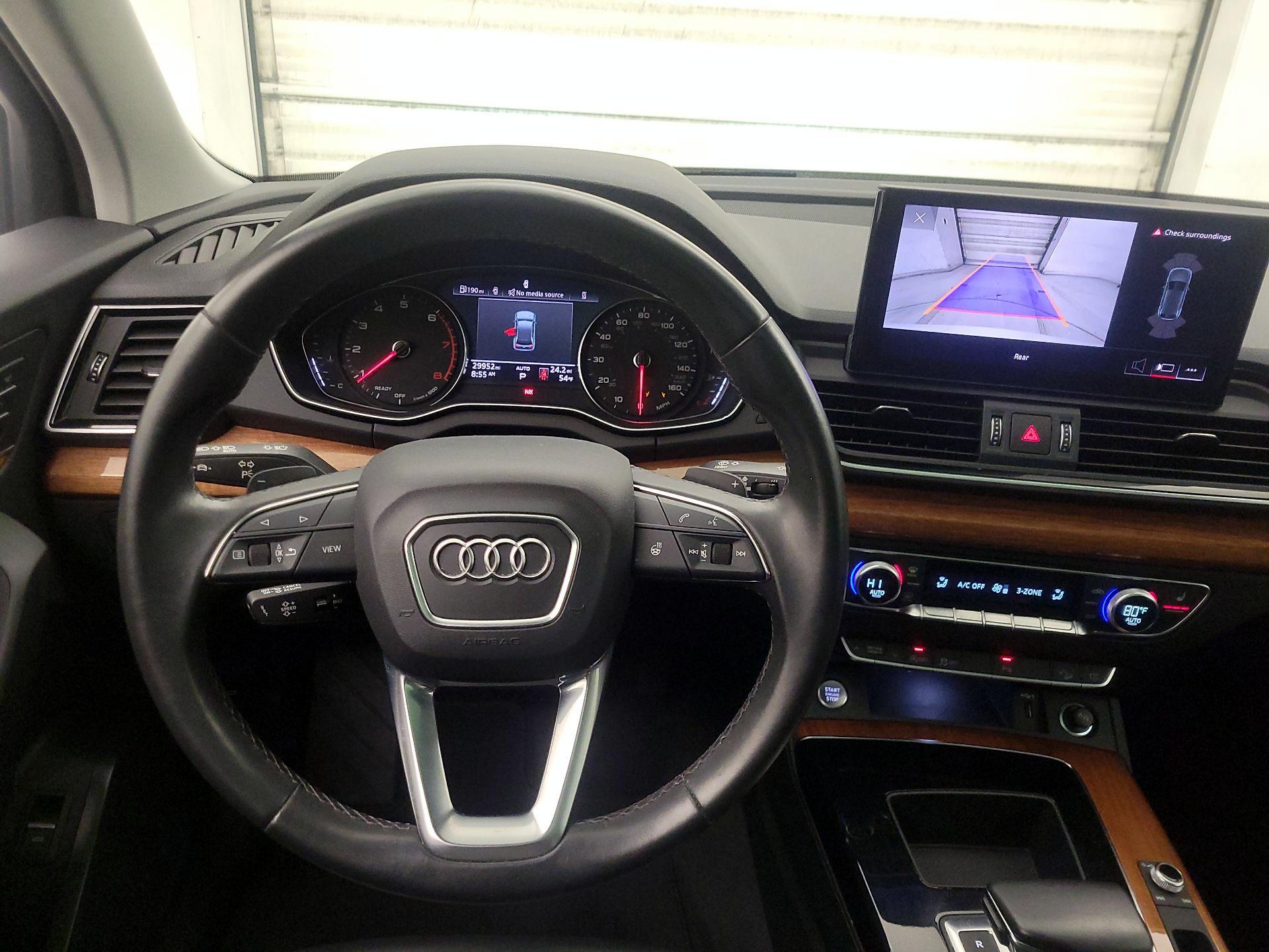 Thumbnail: 2023 Audi Q5 - 10