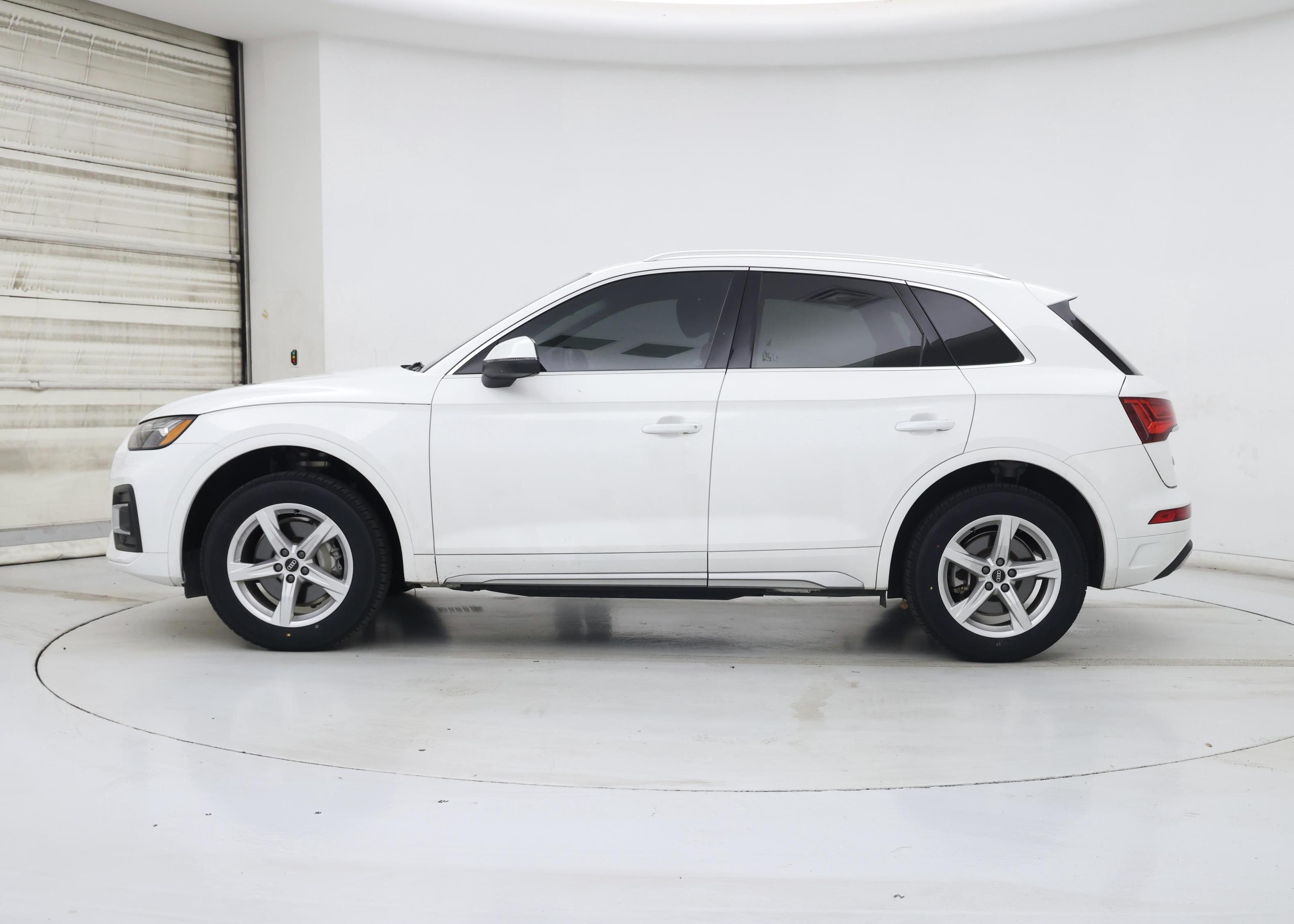 Thumbnail: 2023 Audi Q5 - 3