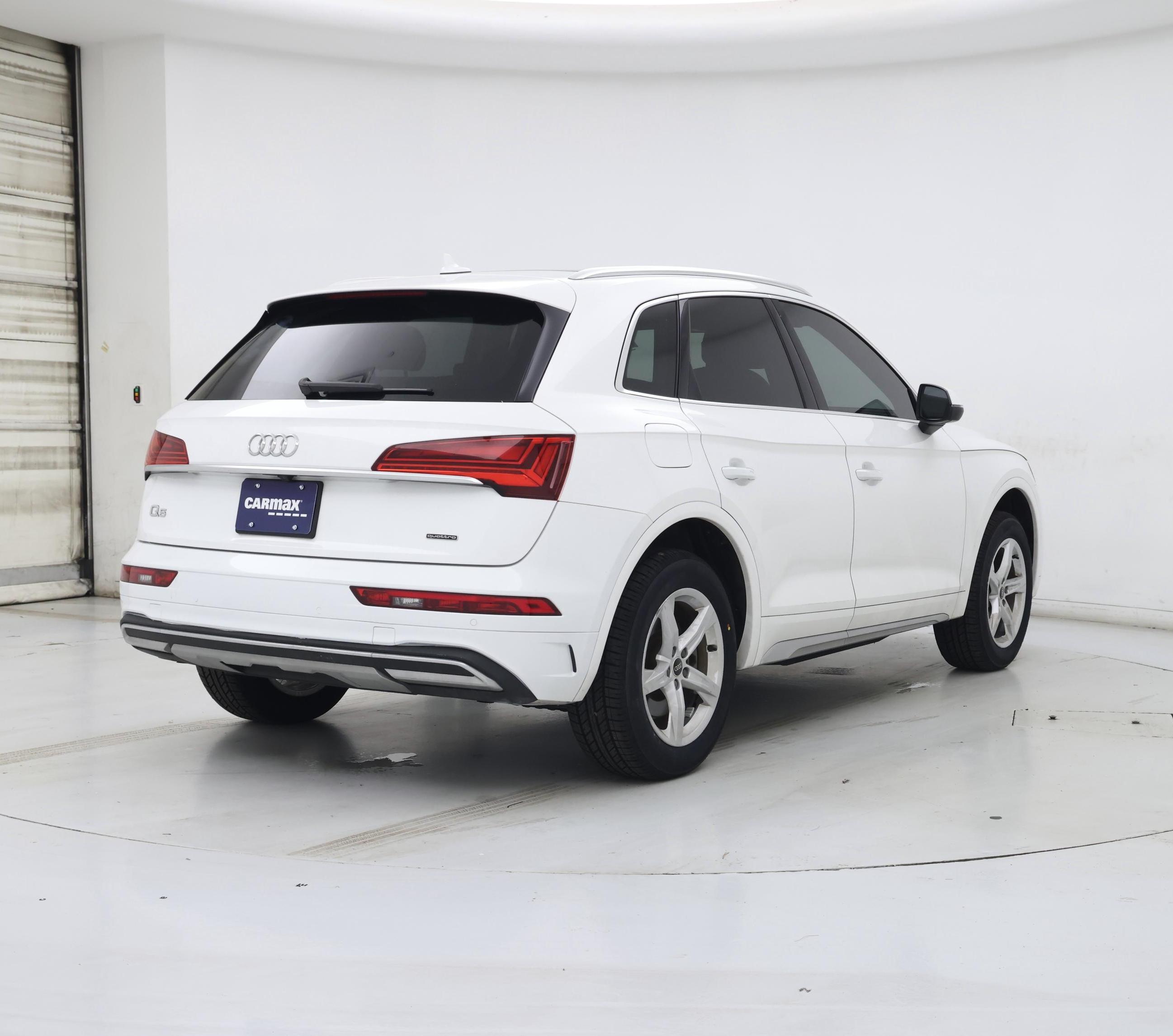 Thumbnail: 2023 Audi Q5 - 8