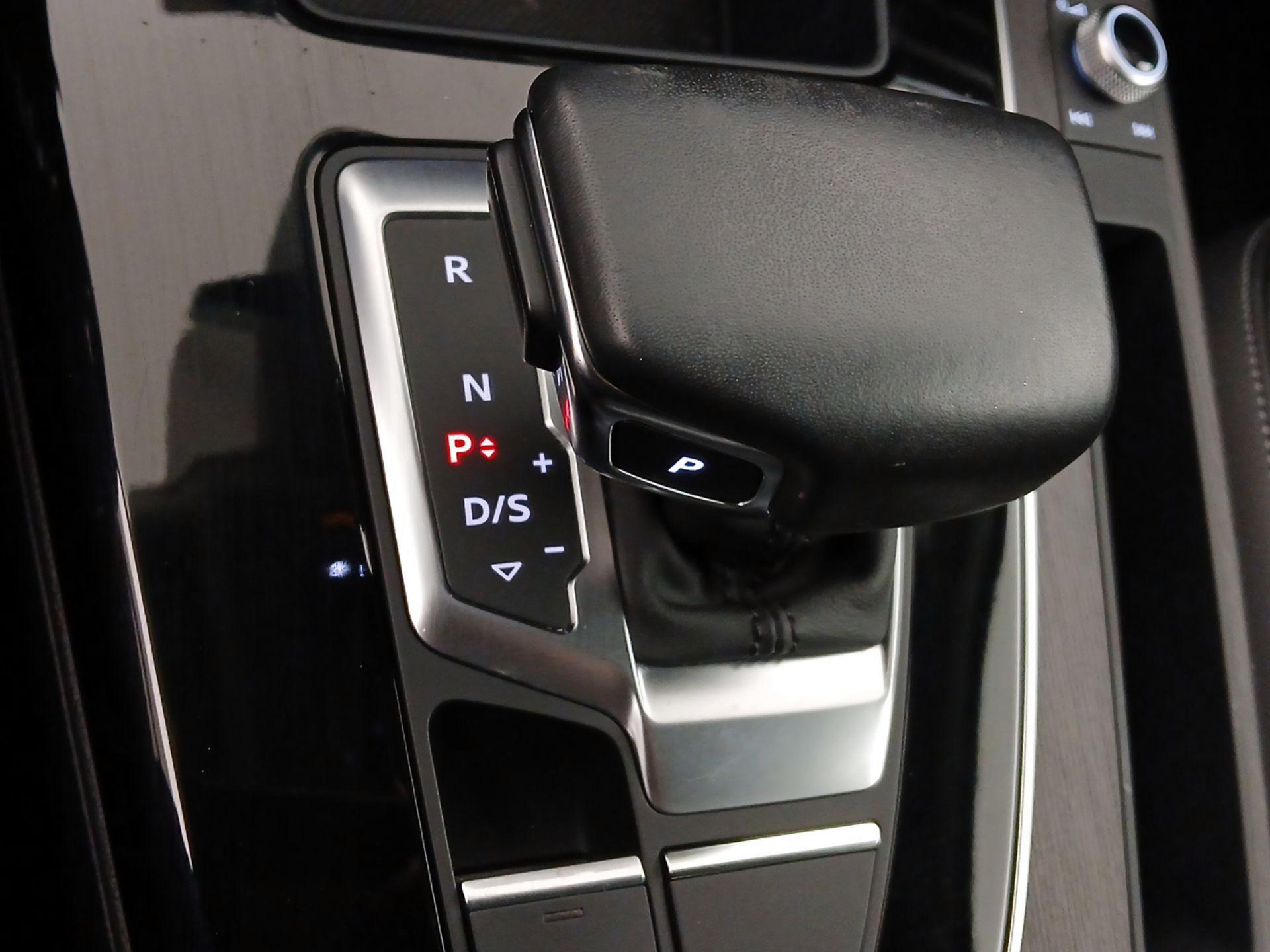 Thumbnail: 2022 Audi Q5 - 17