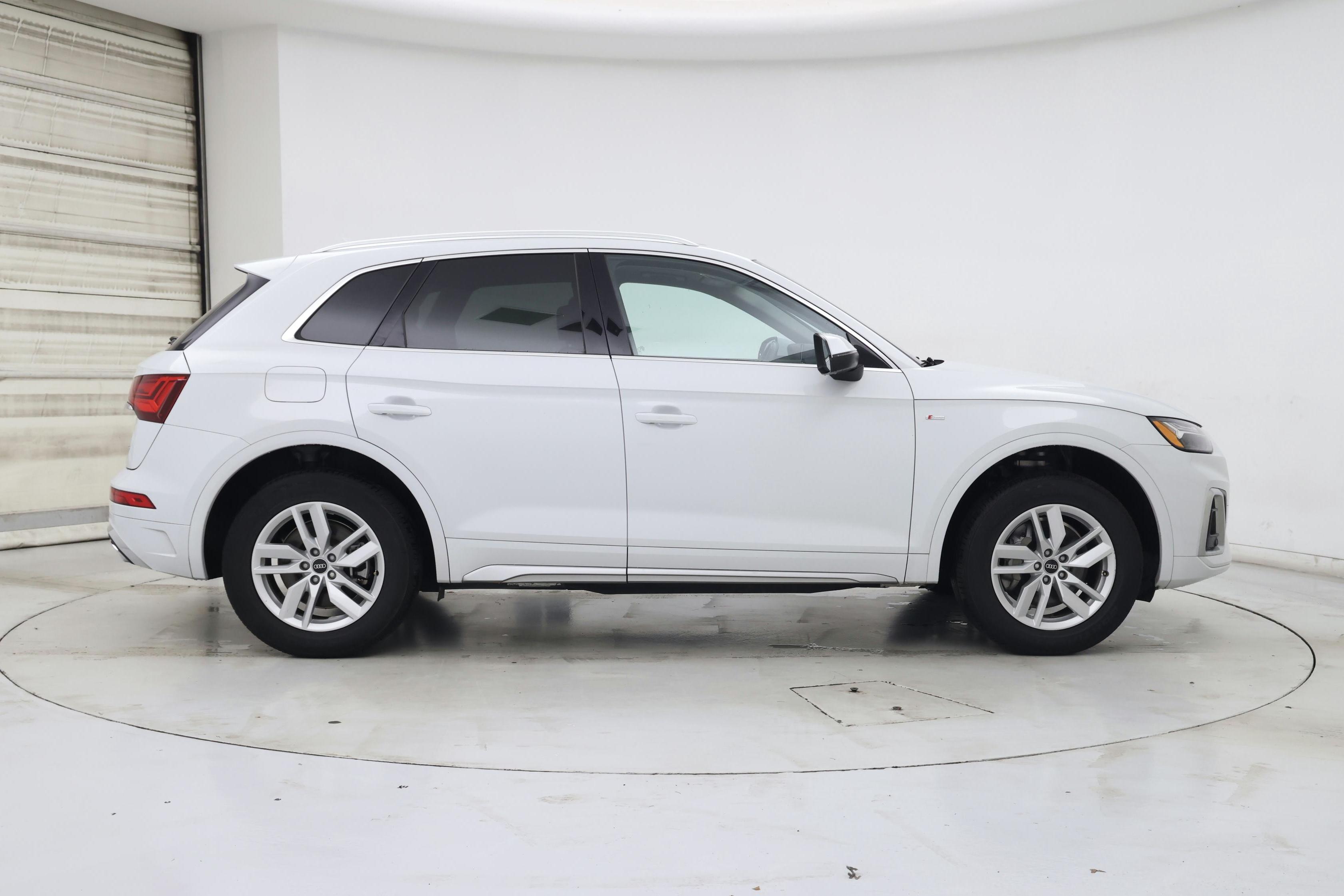 Thumbnail: 2022 Audi Q5 - 7