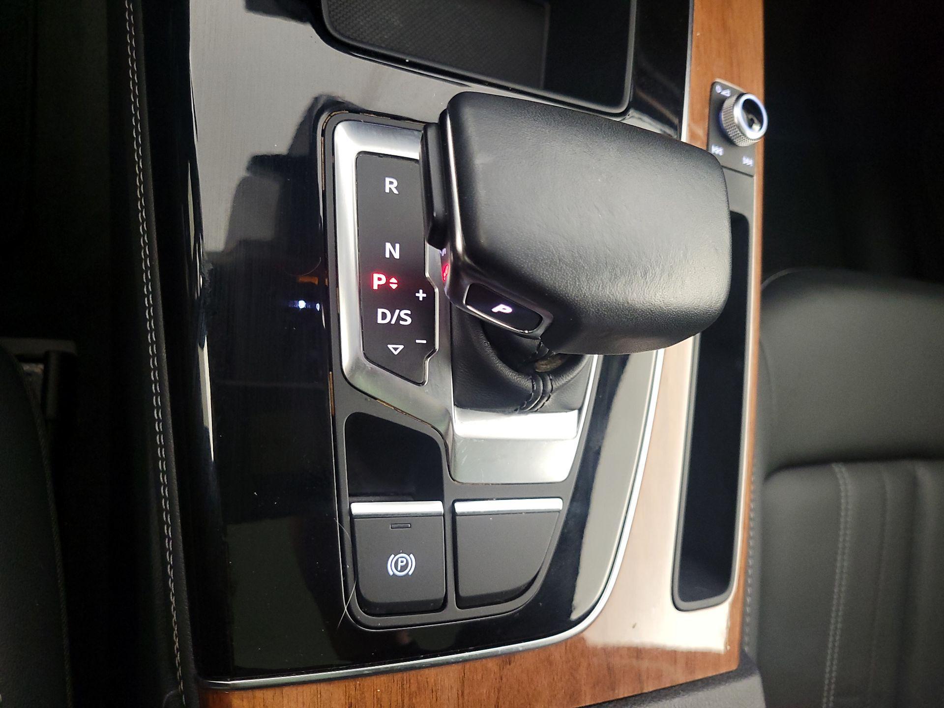 Thumbnail: 2023 Audi Q5 - 17