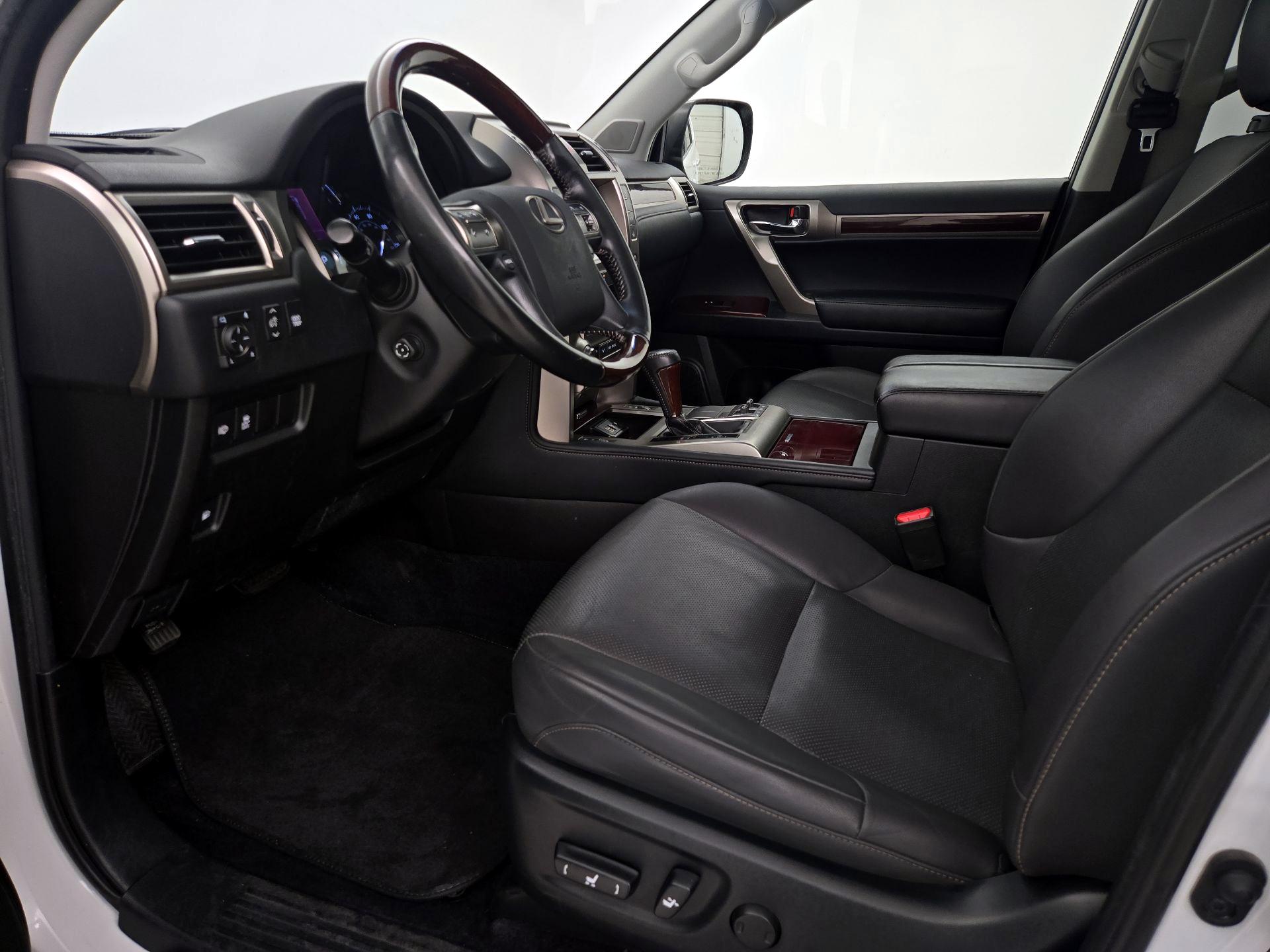 Thumbnail: 2019 Lexus GX - 11