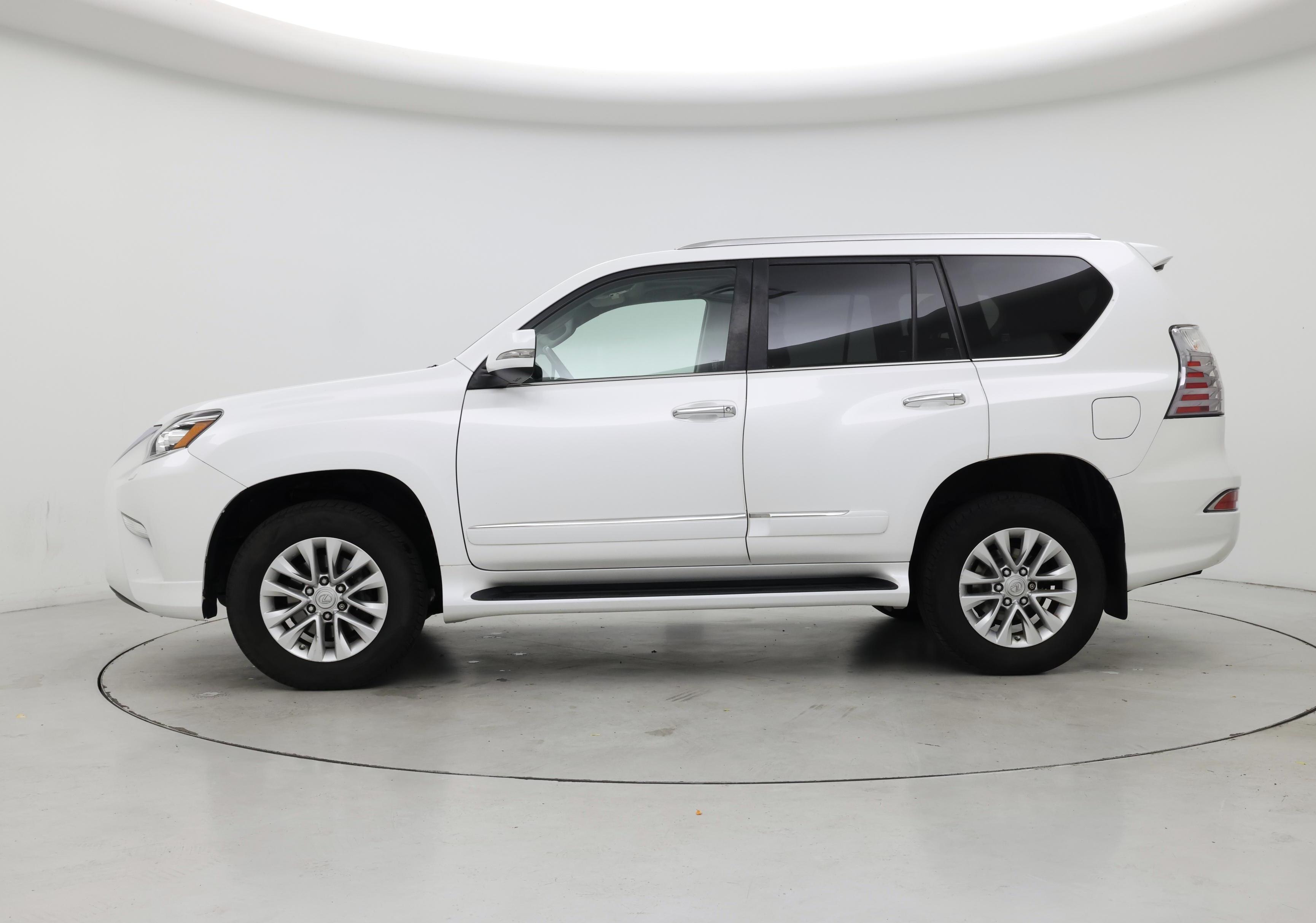 Thumbnail: 2019 Lexus GX - 3