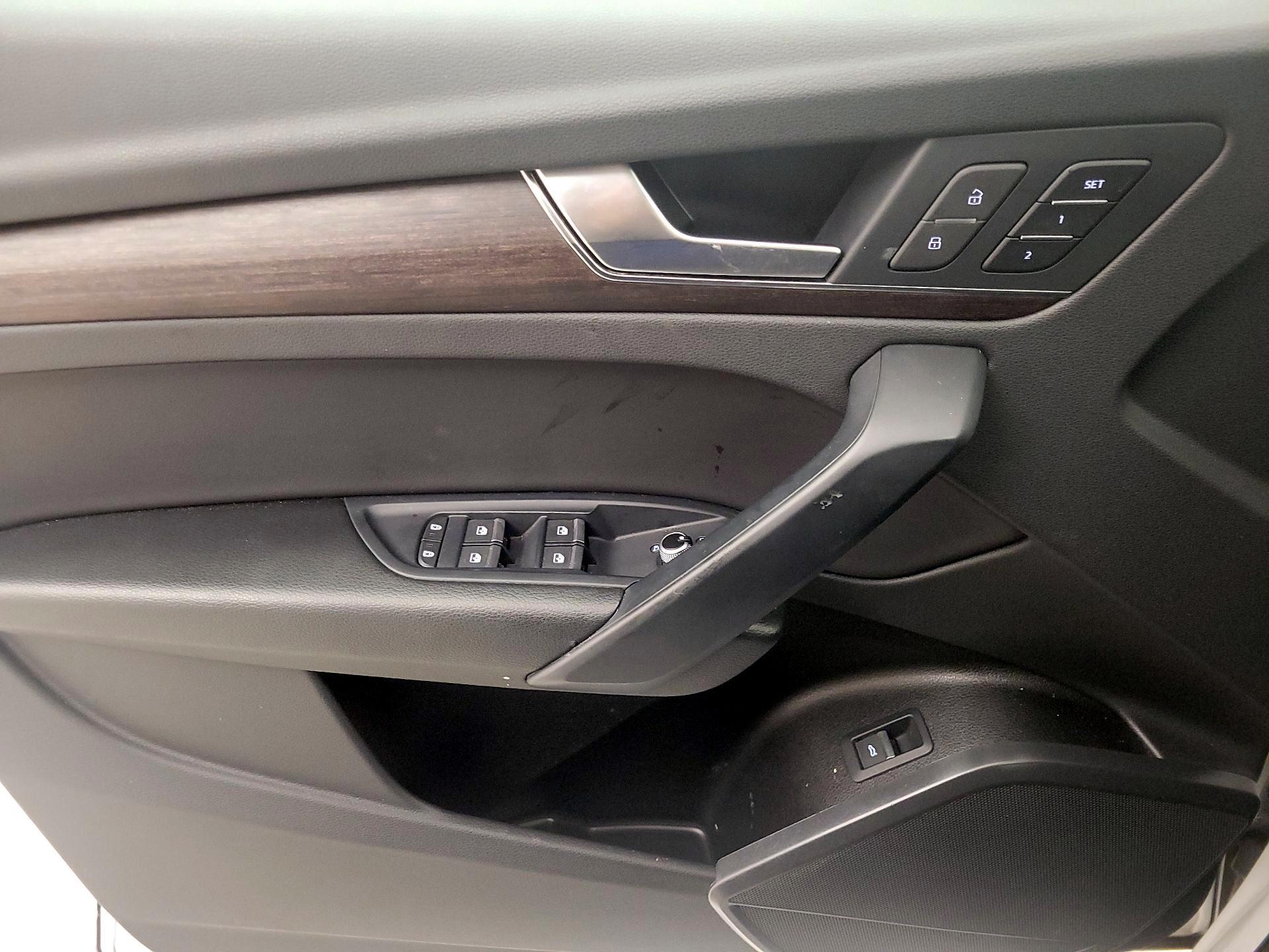 Thumbnail: 2023 Audi Q5 - 12