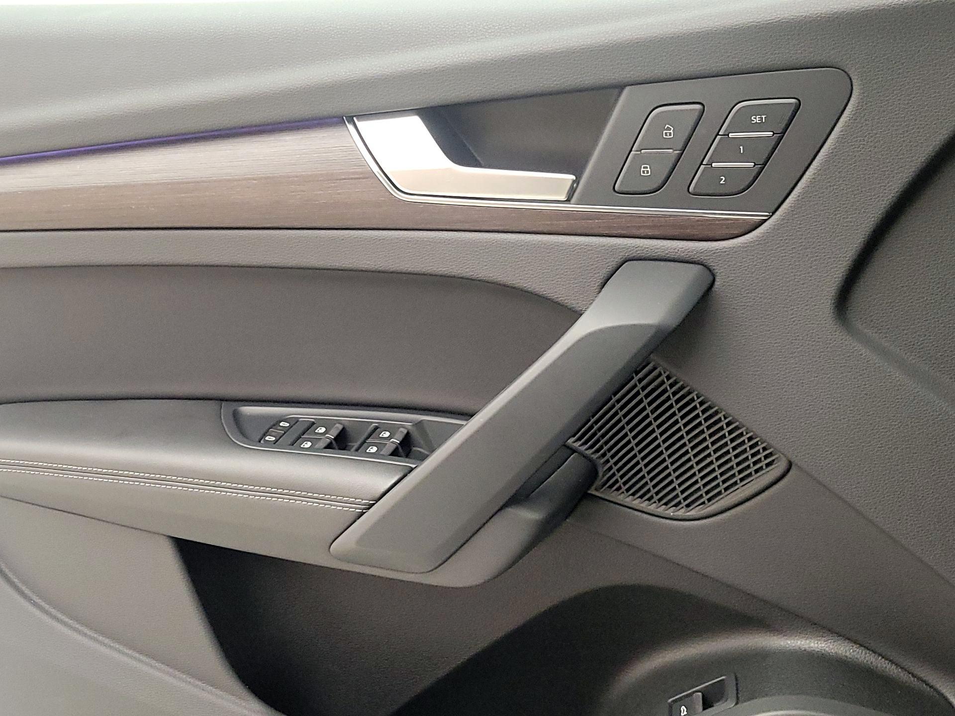 Thumbnail: 2023 Audi Q5 - 12