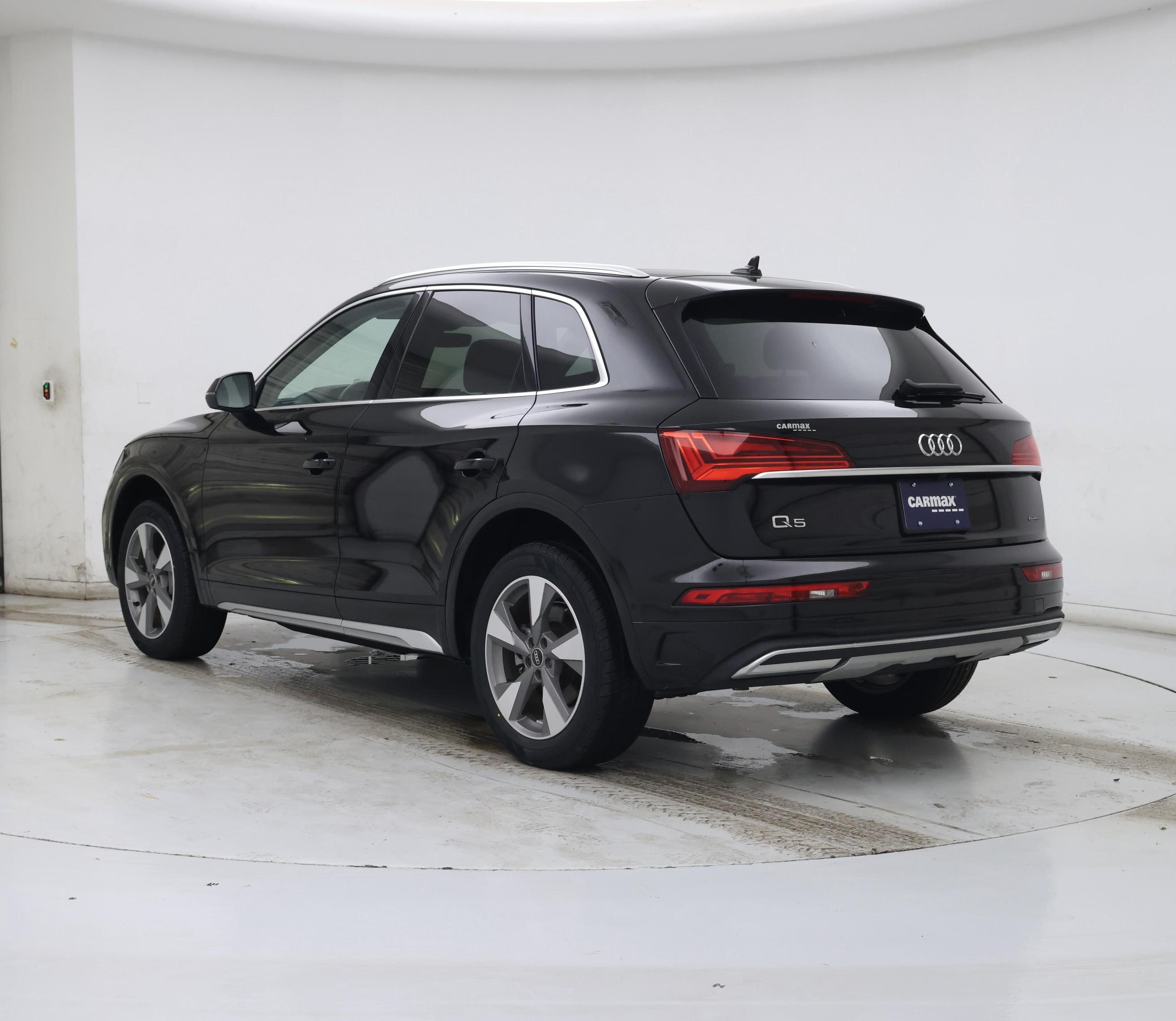 Thumbnail: 2023 Audi Q5 - 2