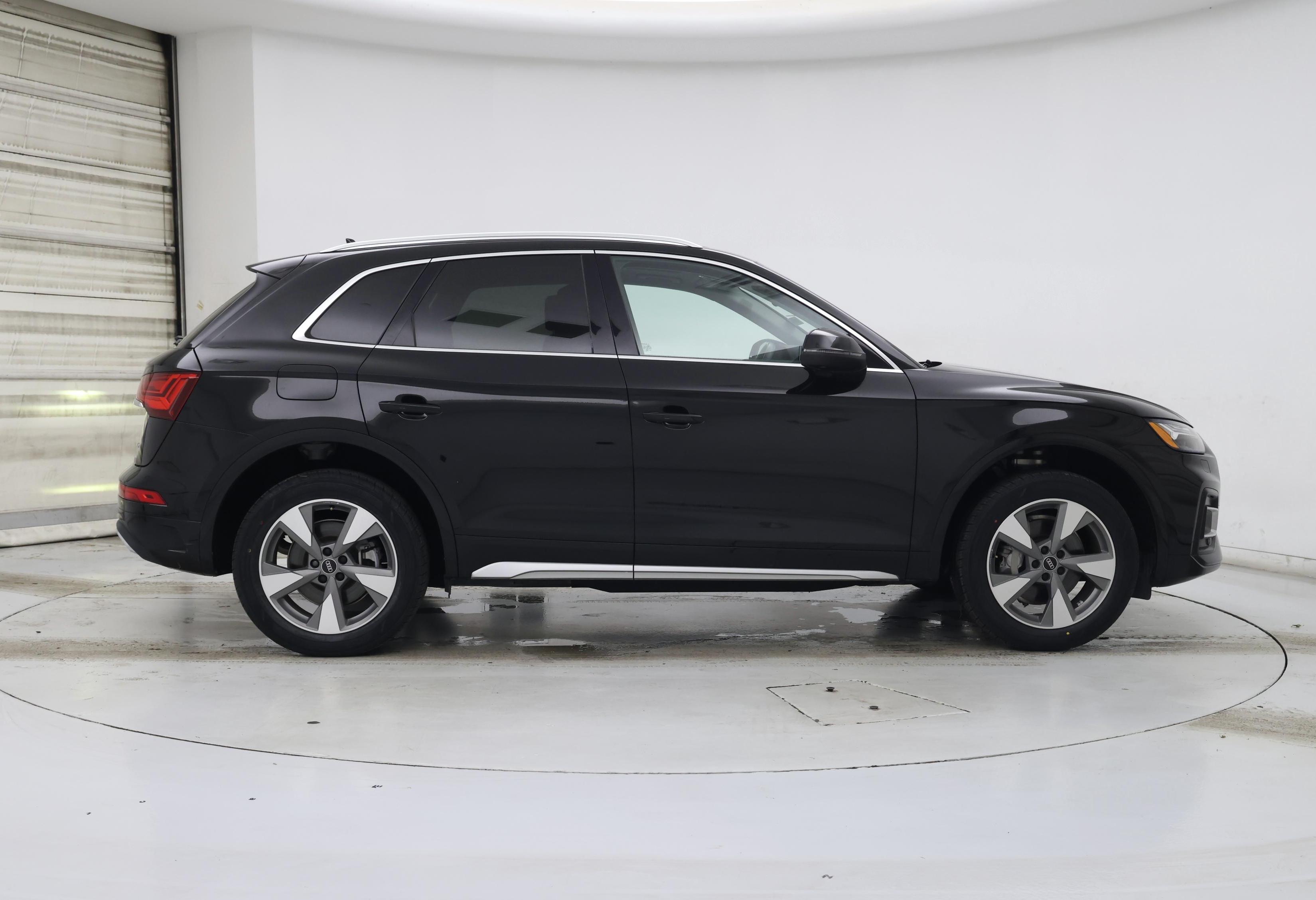 Thumbnail: 2023 Audi Q5 - 7