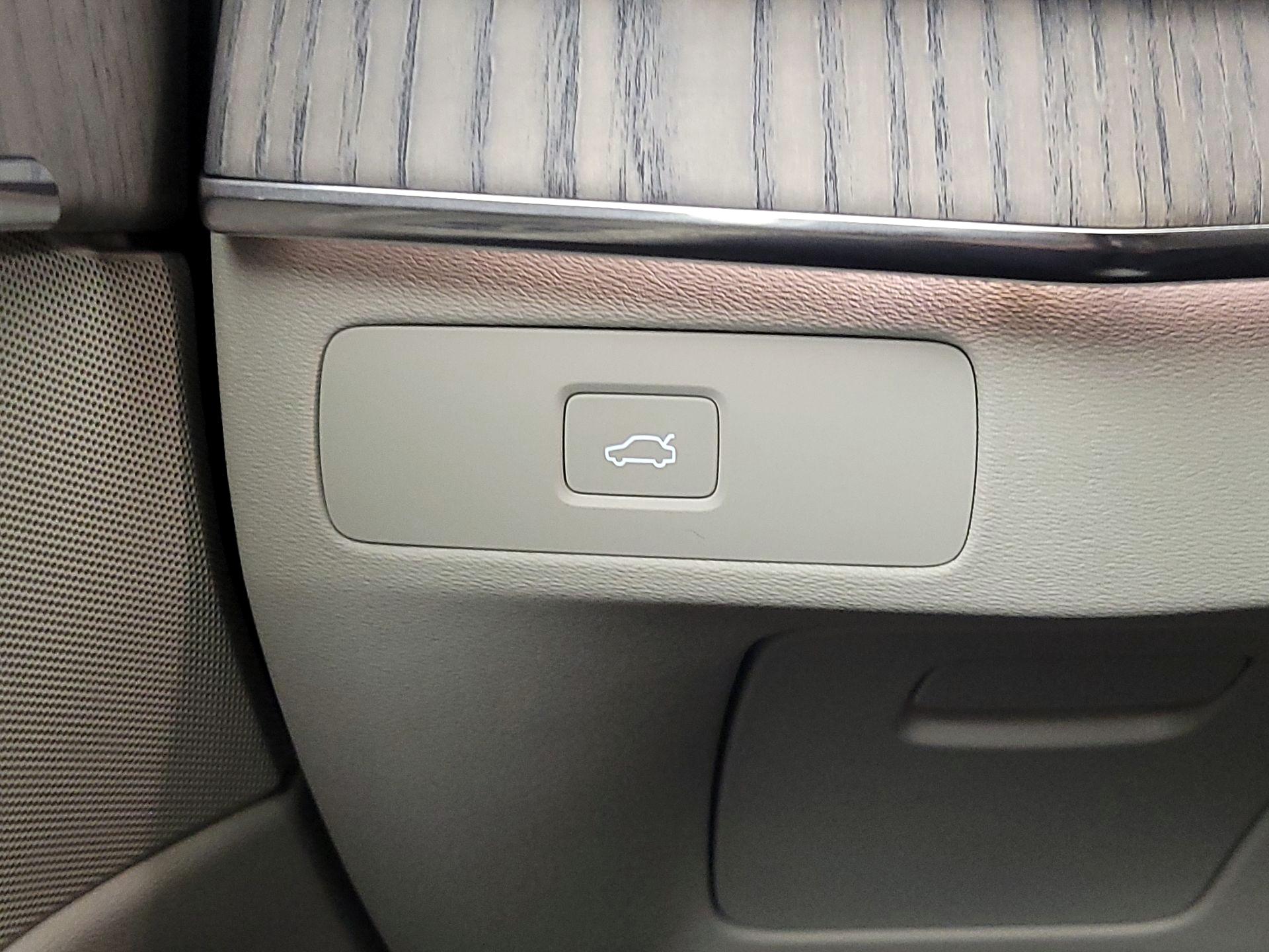 Thumbnail: 2023 Volvo XC90 - 13