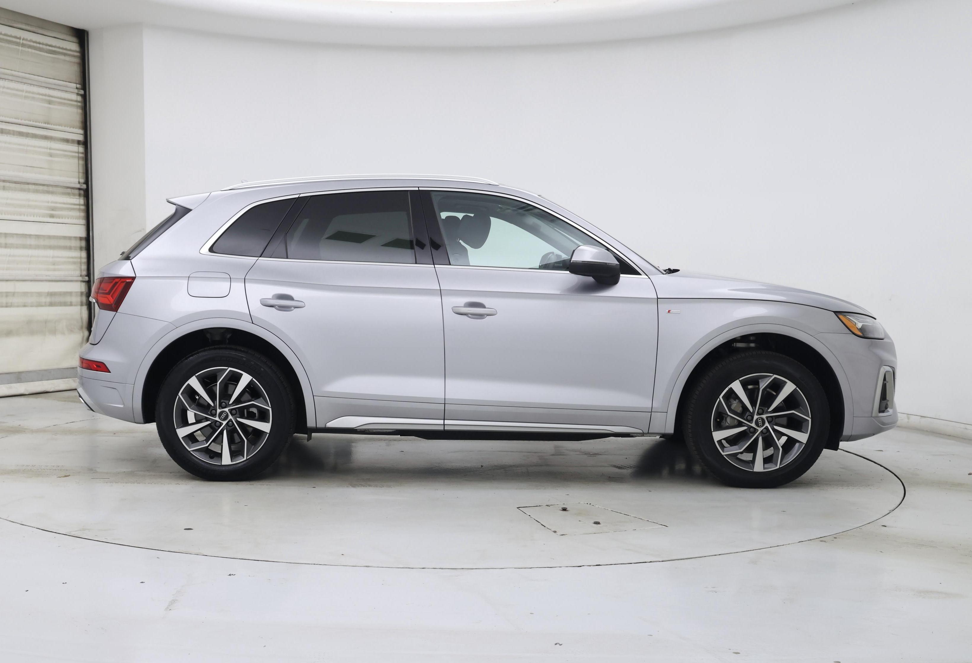 Thumbnail: 2023 Audi Q5 - 7