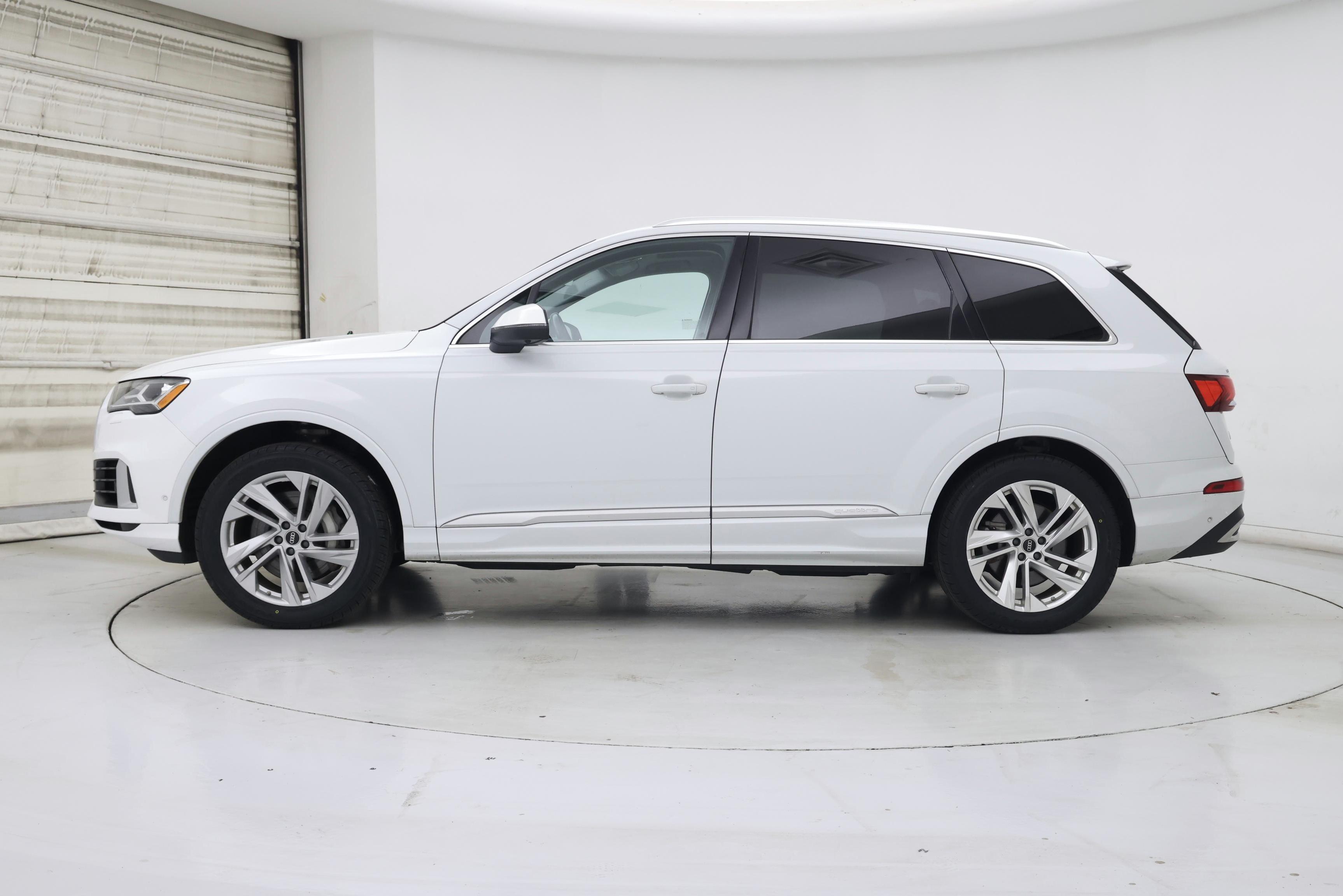 Thumbnail: 2022 Audi Q7 - 3