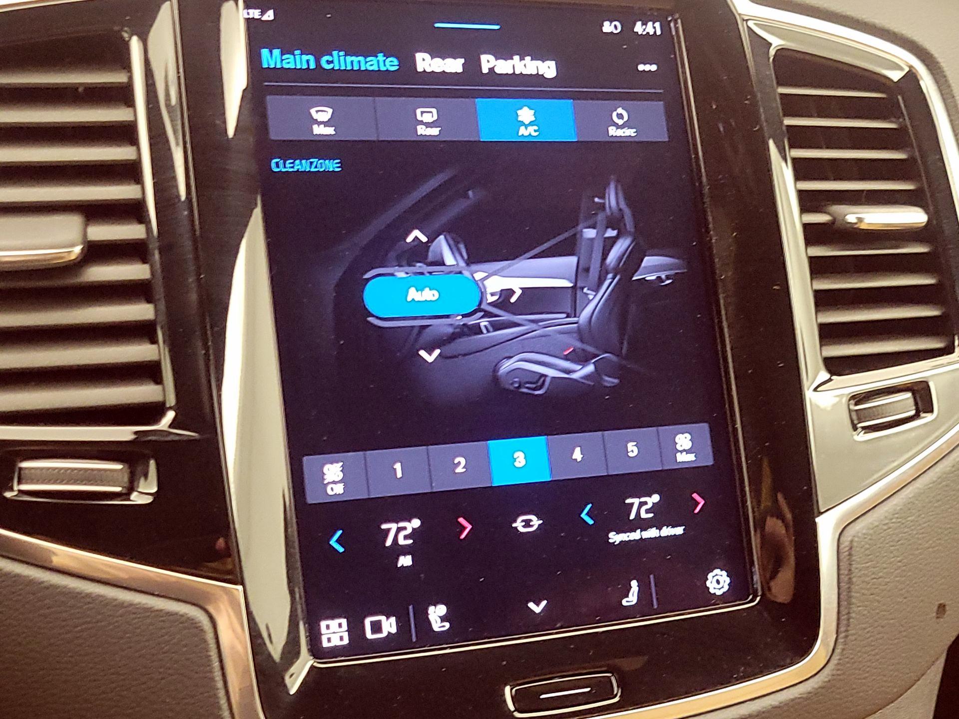 Thumbnail: 2023 Volvo XC90 - 16