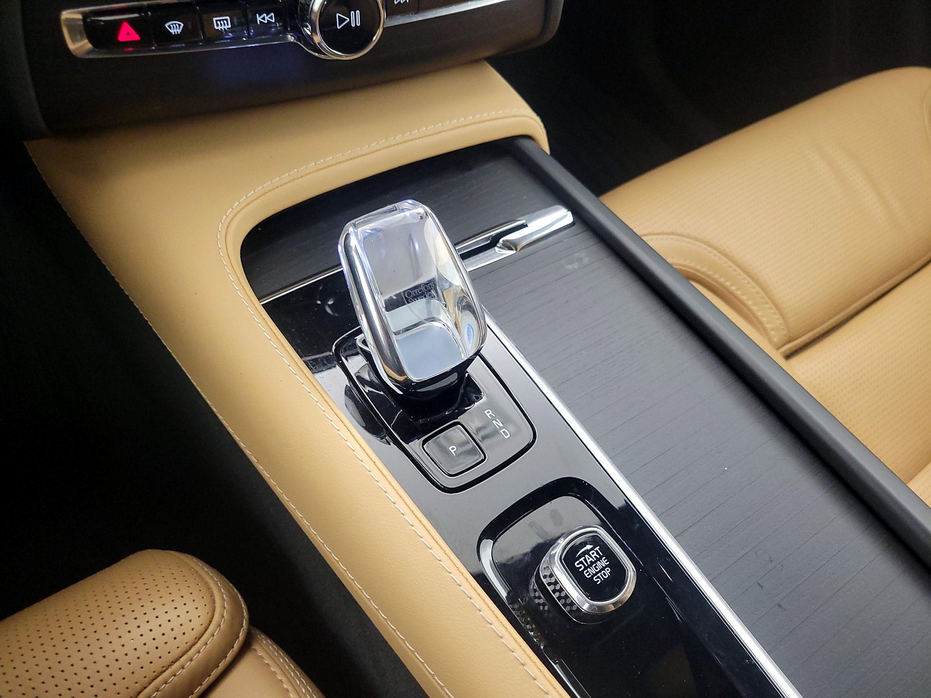 Thumbnail: 2023 Volvo XC90 - 17