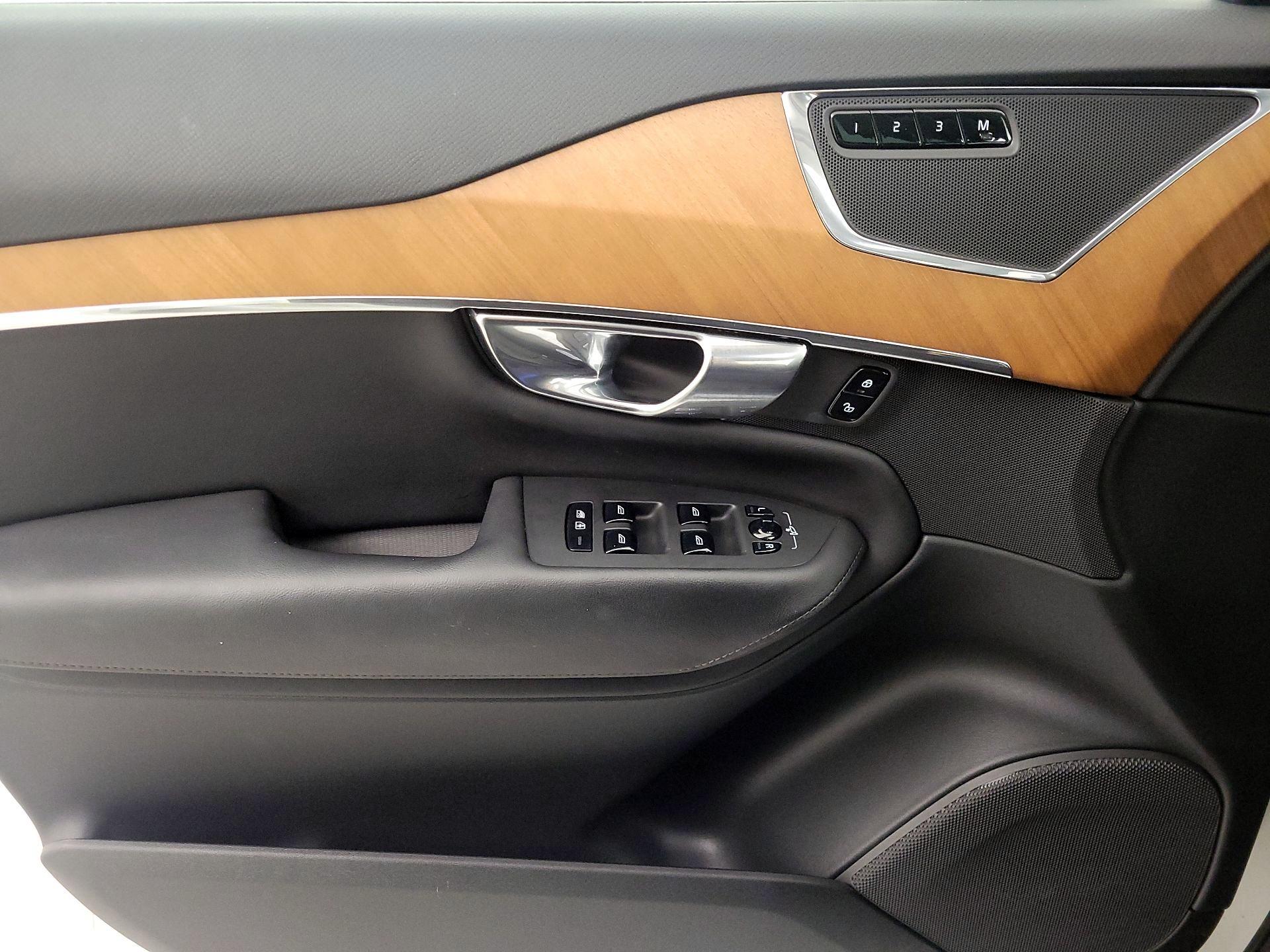 Thumbnail: 2023 Volvo XC90 - 12