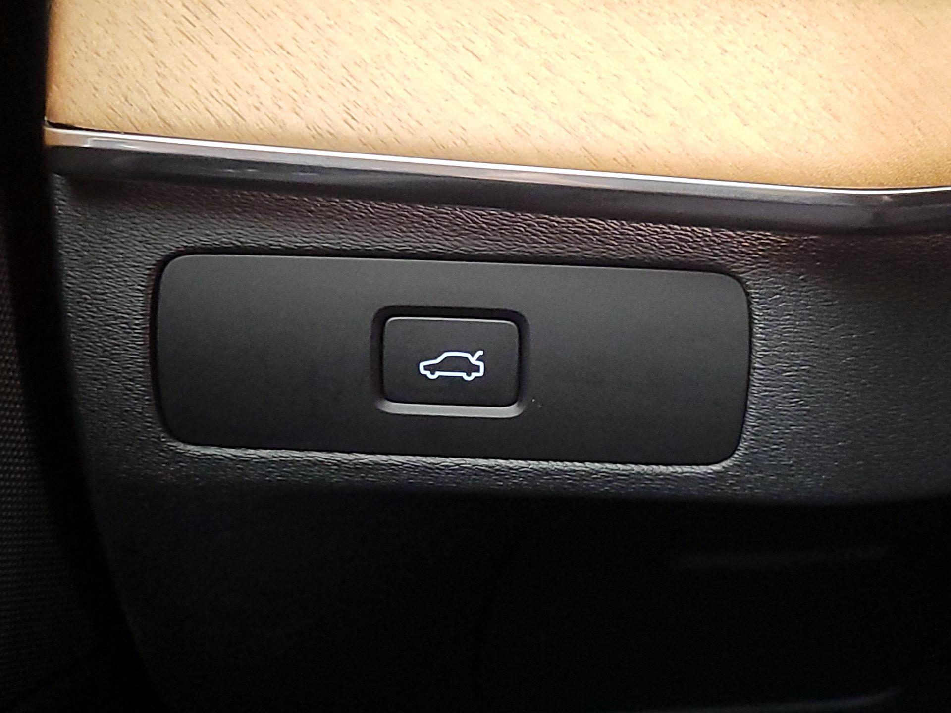 Thumbnail: 2023 Volvo XC90 - 13