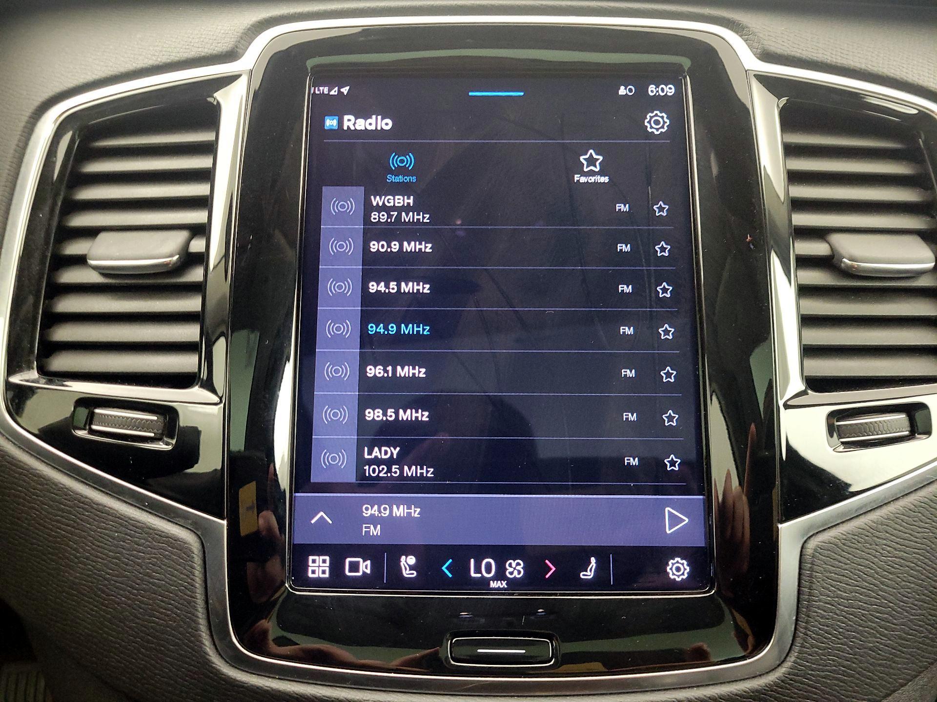 Thumbnail: 2023 Volvo XC90 - 16