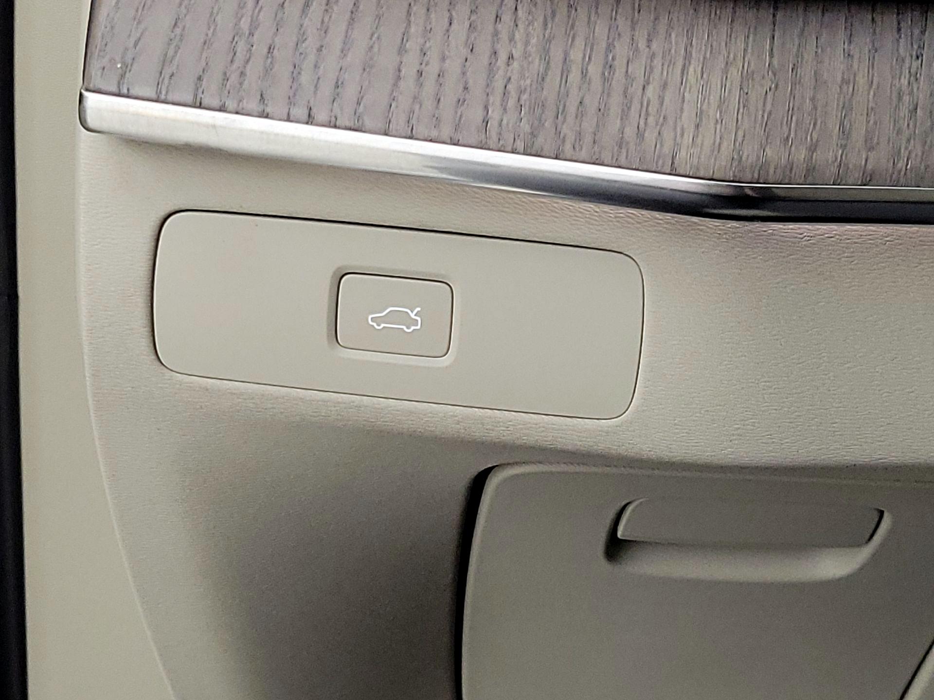 Thumbnail: 2023 Volvo XC90 - 13