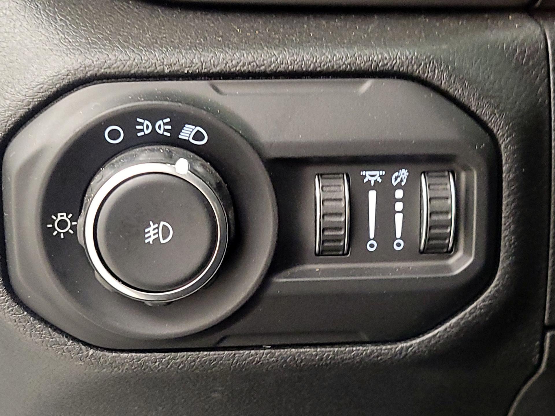 Thumbnail: 2021 Jeep Wrangler - 13