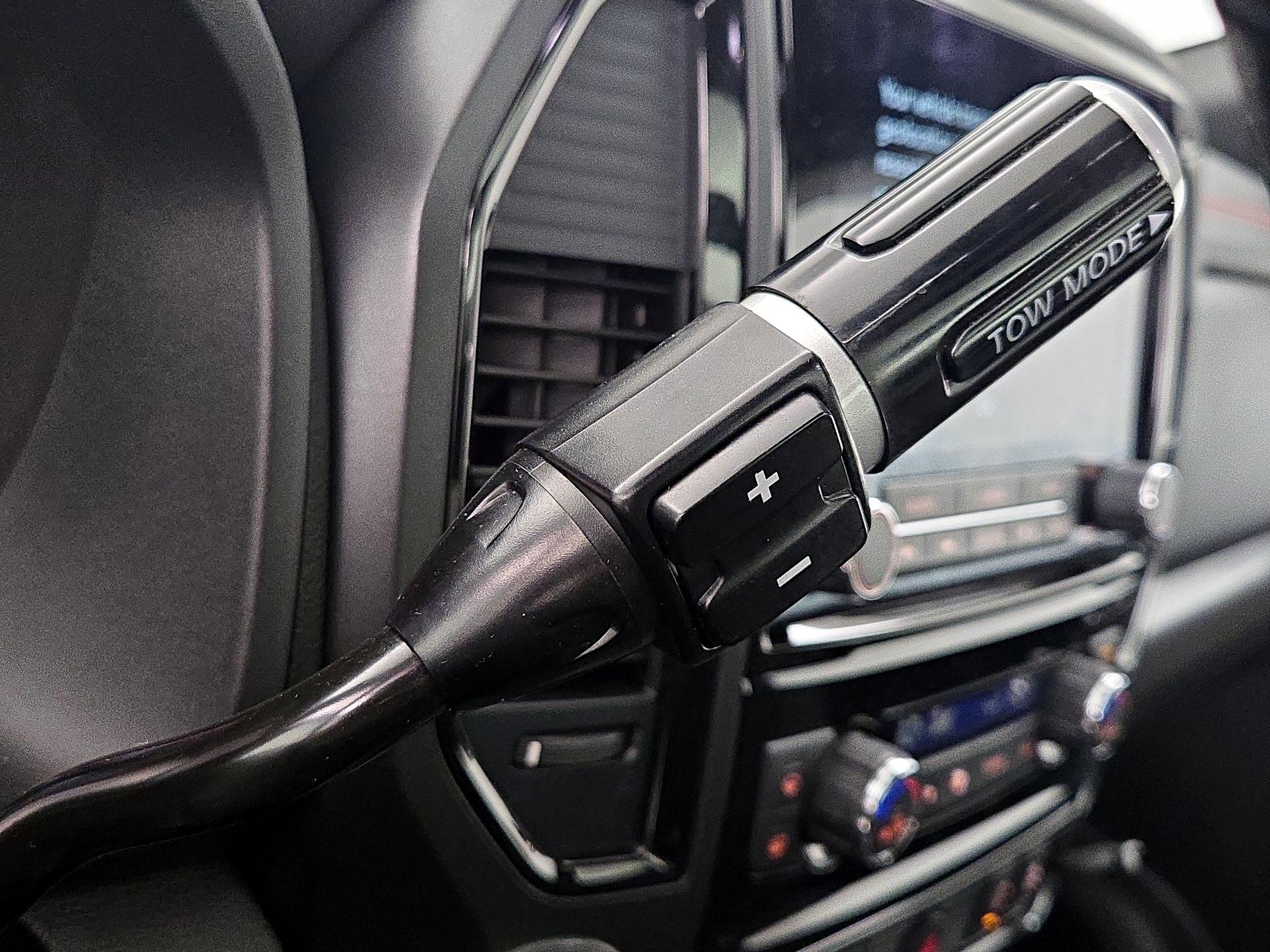 Thumbnail: 2023 Nissan Titan - 18