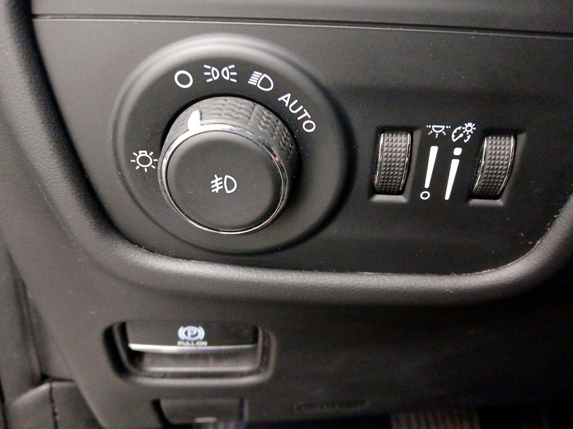 Thumbnail: 2023 Jeep Grand Cherokee - 13