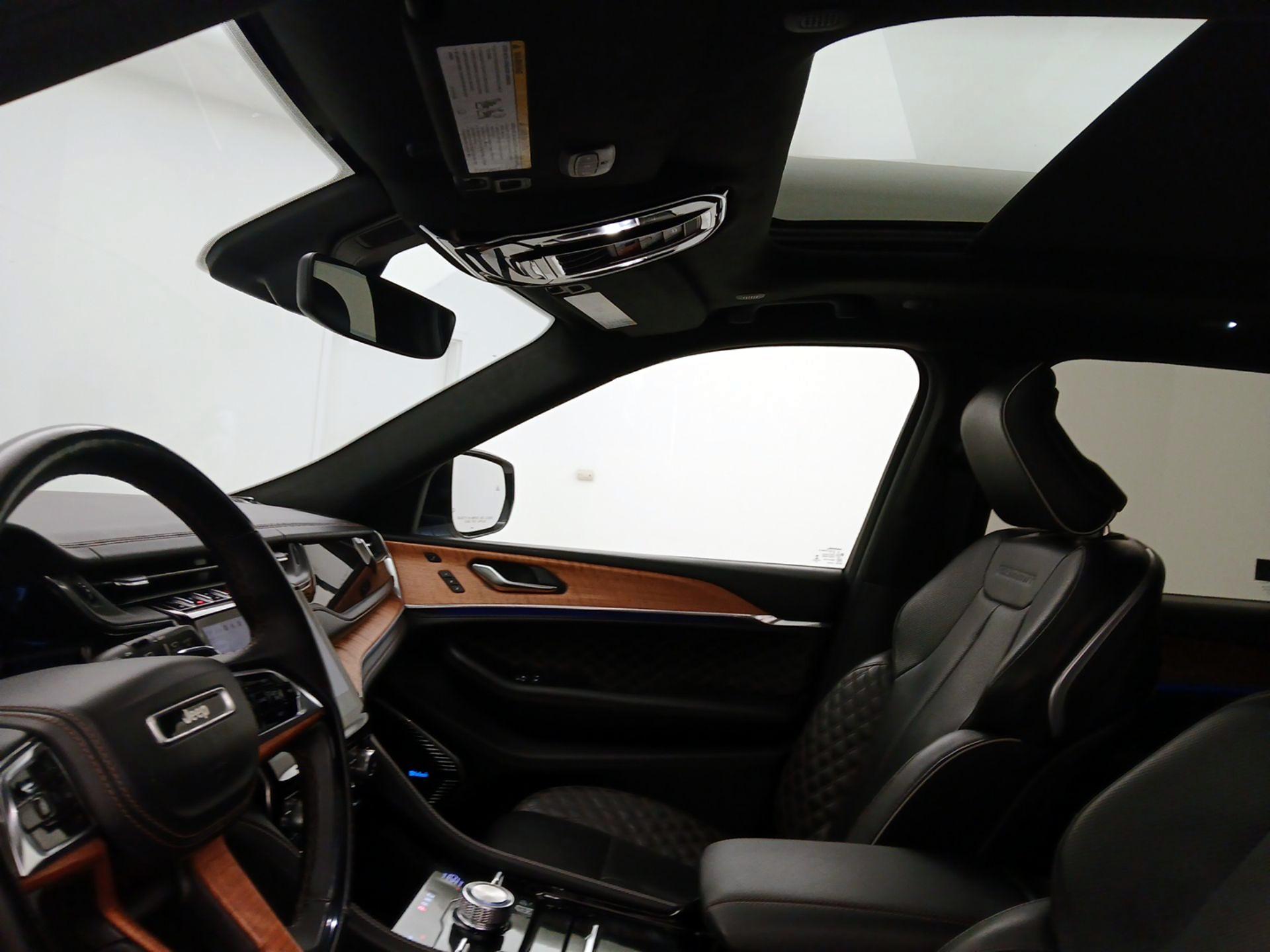 Thumbnail: 2023 Jeep Grand Cherokee - 20