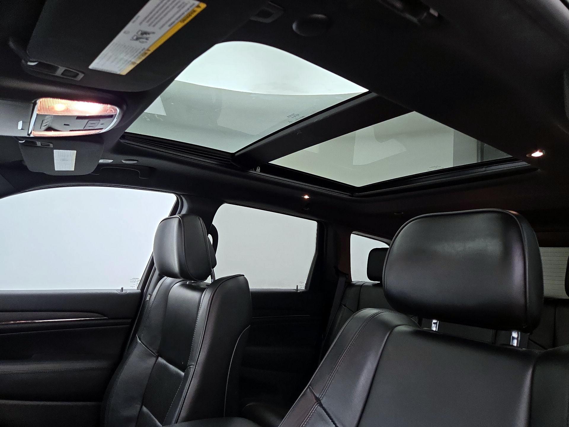 Thumbnail: 2020 Jeep Grand Cherokee - 20