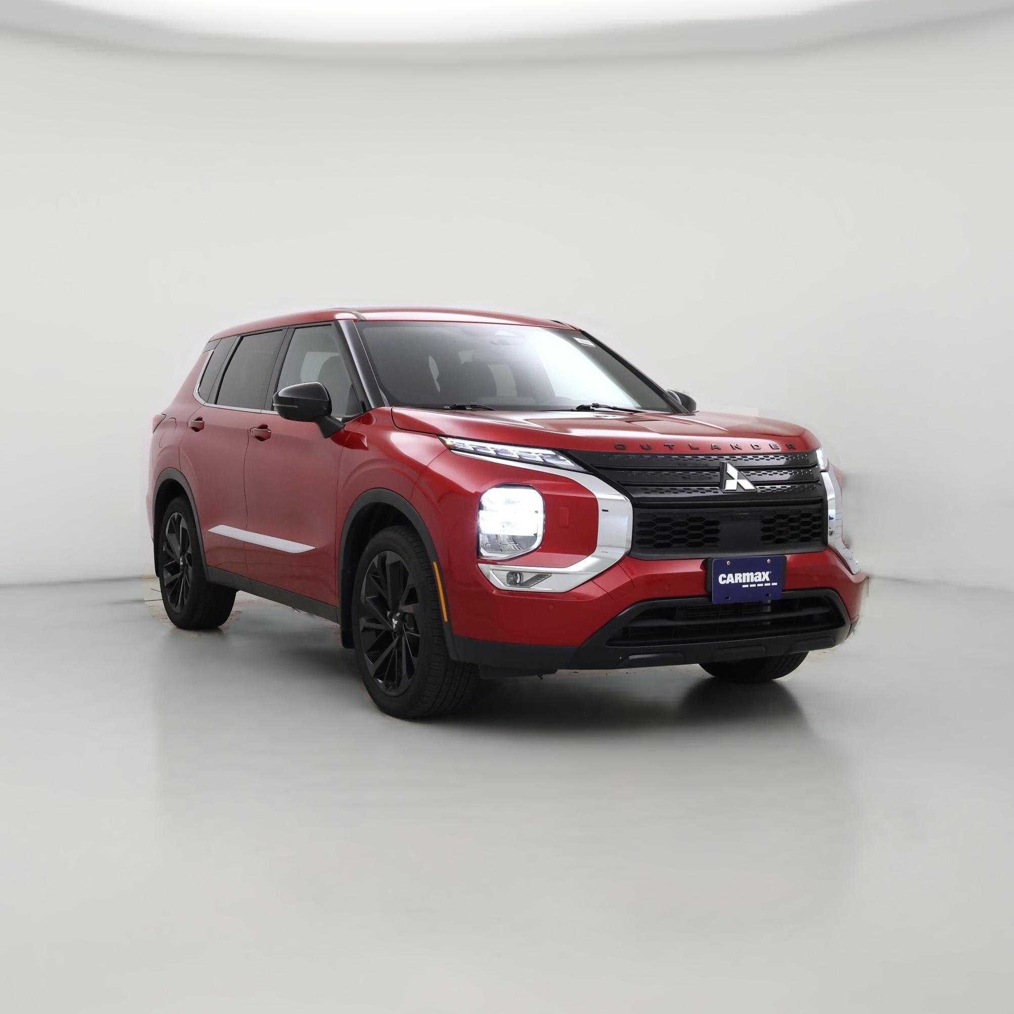 Thumbnail: 2023 Mitsubishi Outlander - 1