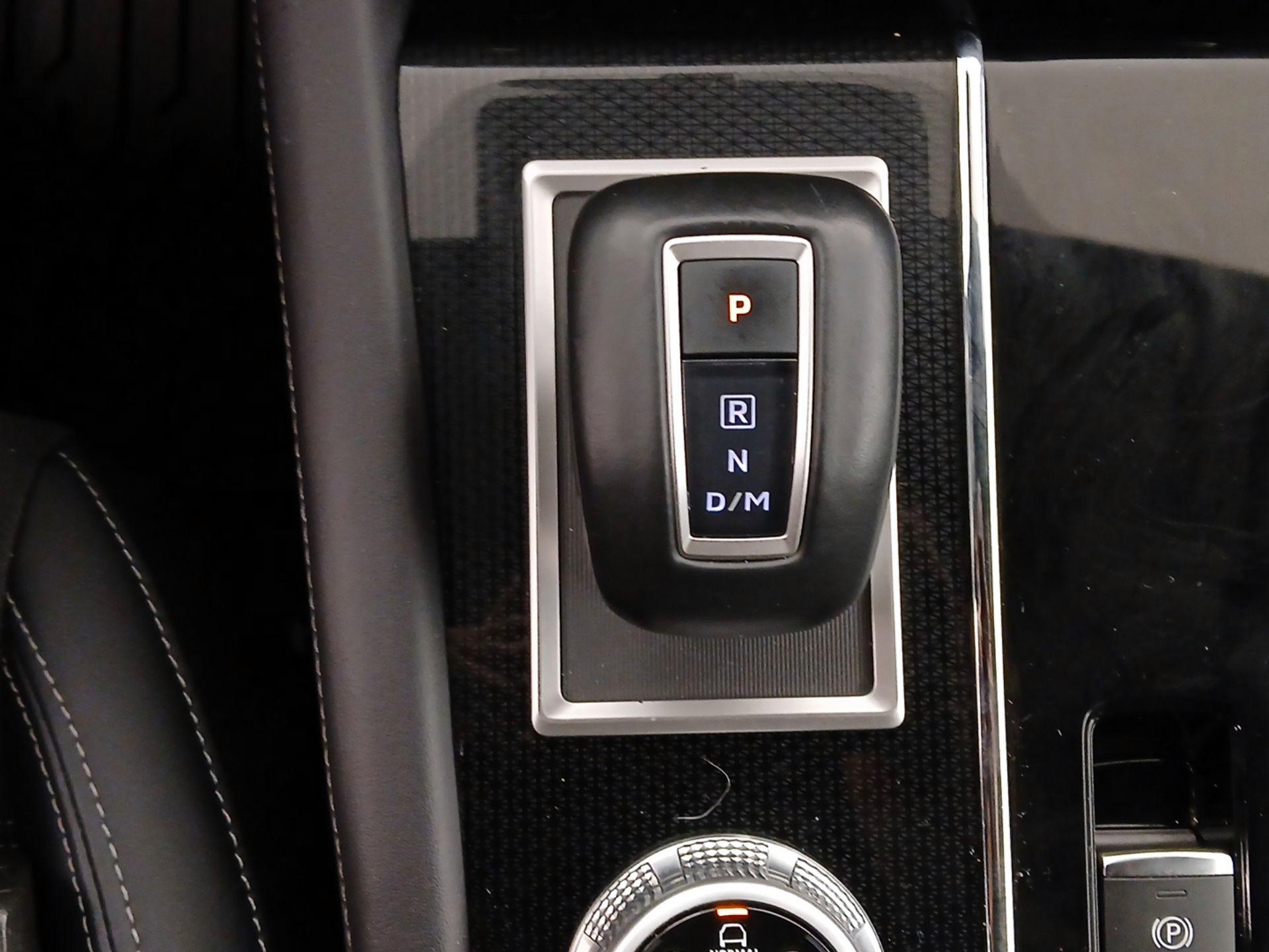 Thumbnail: 2023 Mitsubishi Outlander - 18