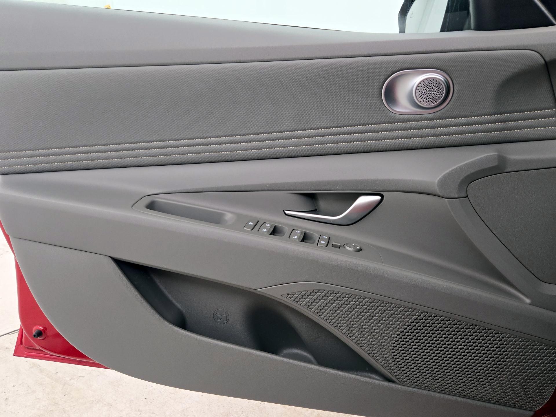 Thumbnail: 2023 Hyundai Elantra - 12