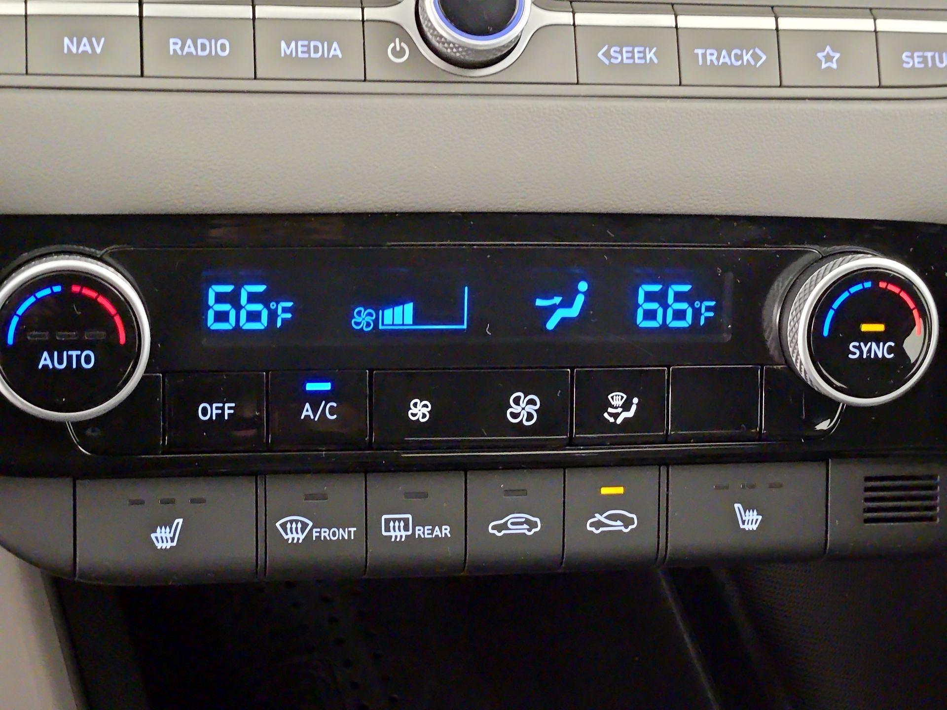 Thumbnail: 2023 Hyundai Elantra - 17