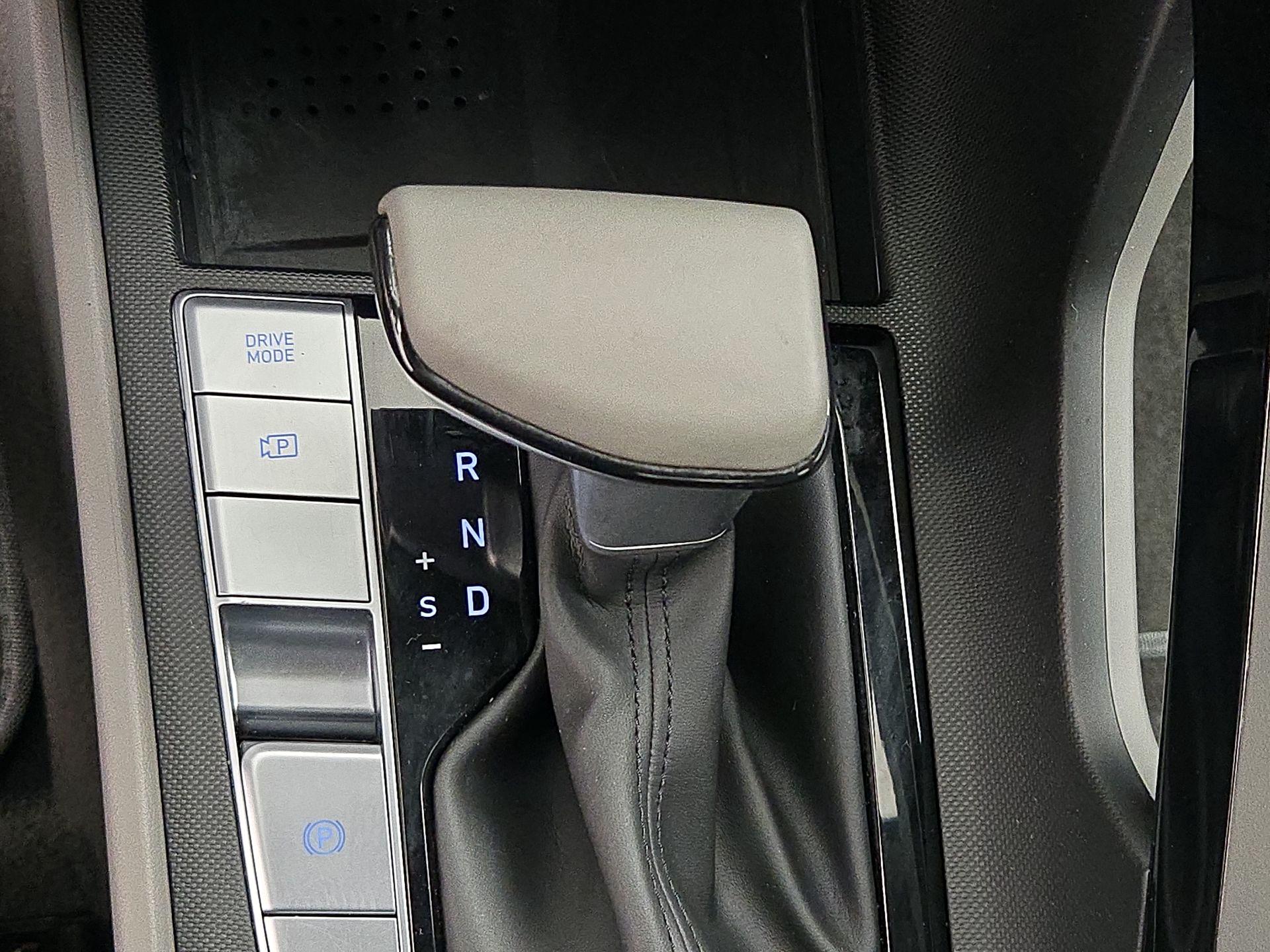 Thumbnail: 2023 Hyundai Elantra - 18