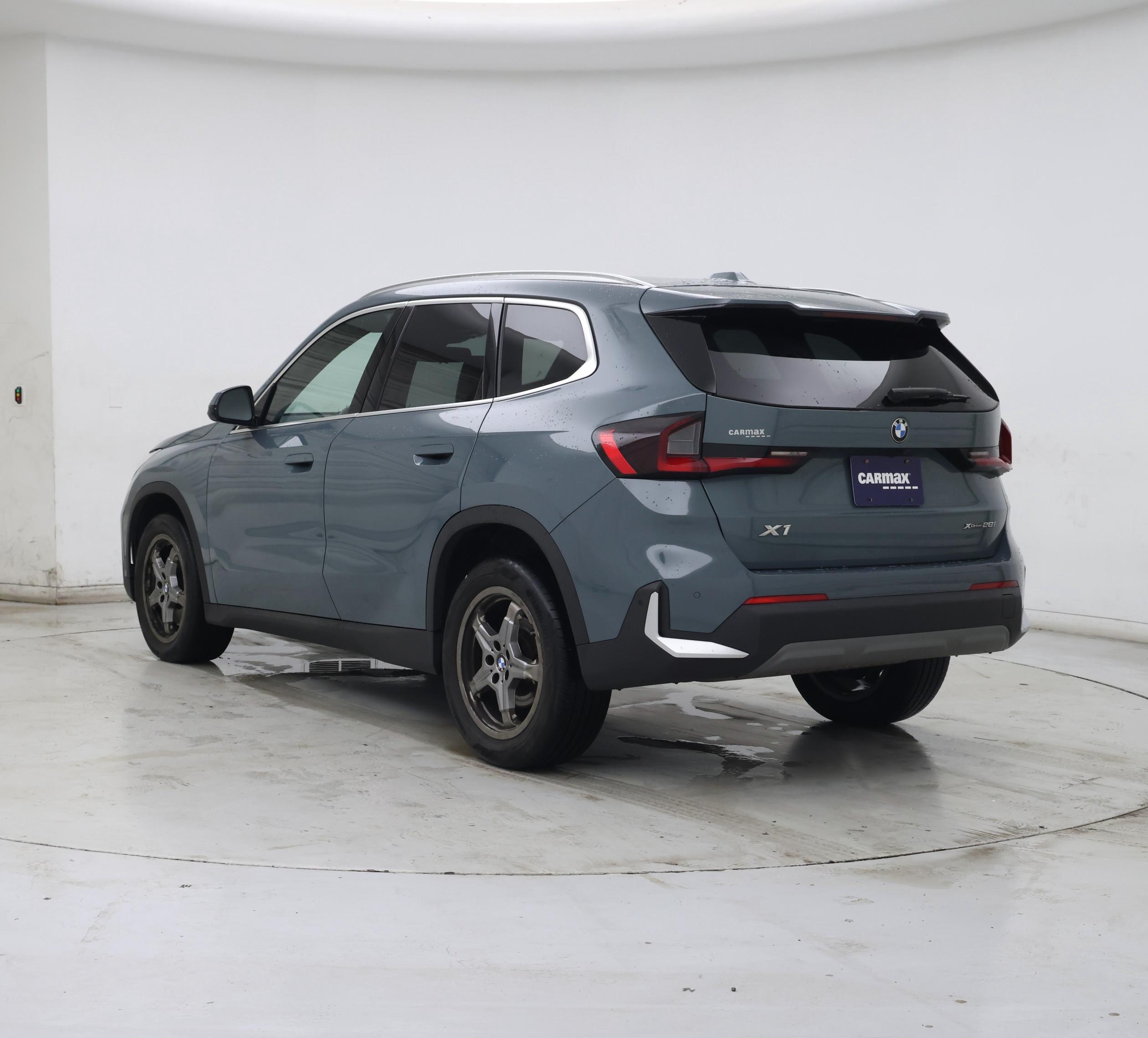 Thumbnail: 2023 BMW X1 - 2