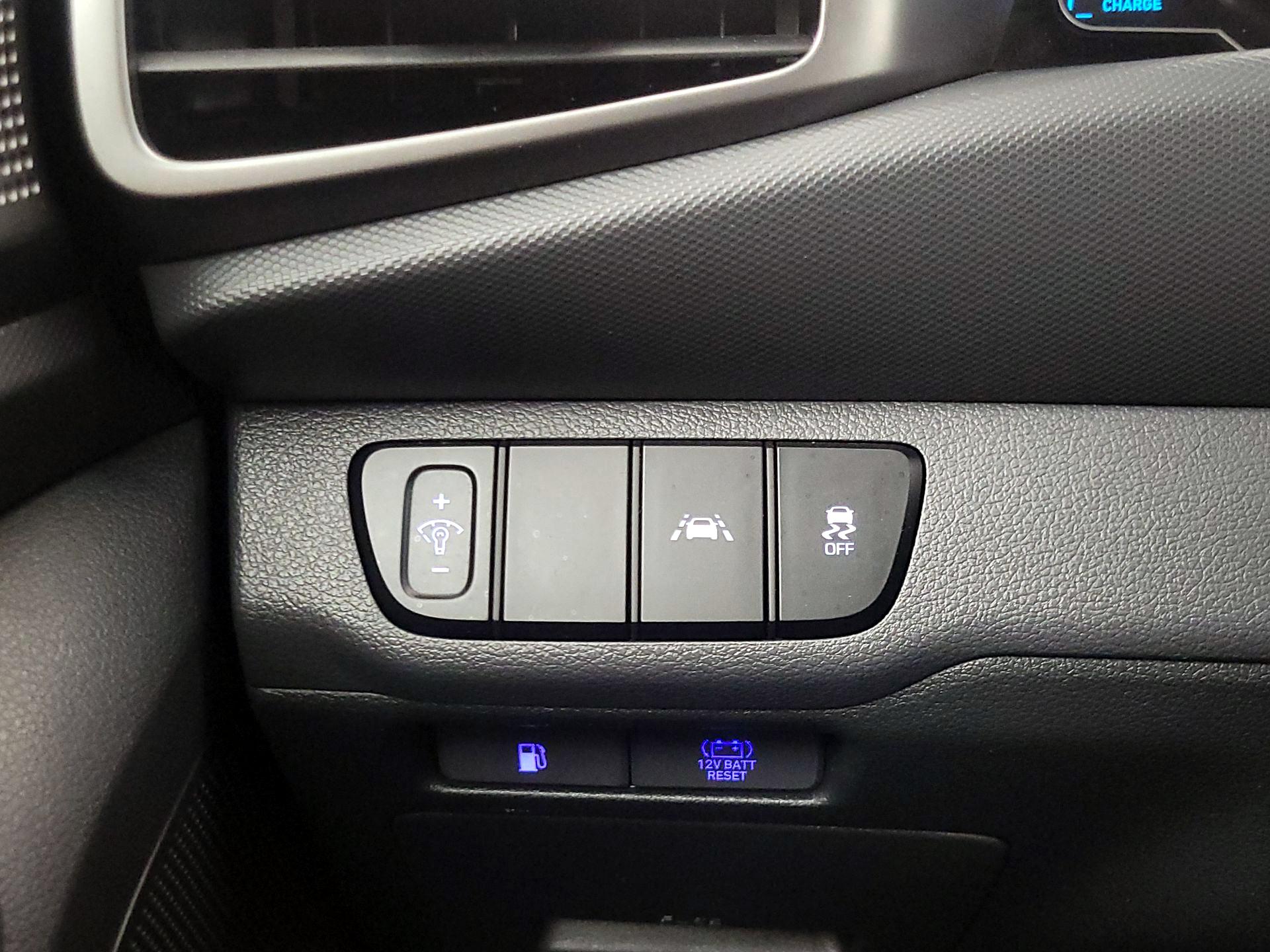 Thumbnail: 2020 Hyundai Ioniq - 13