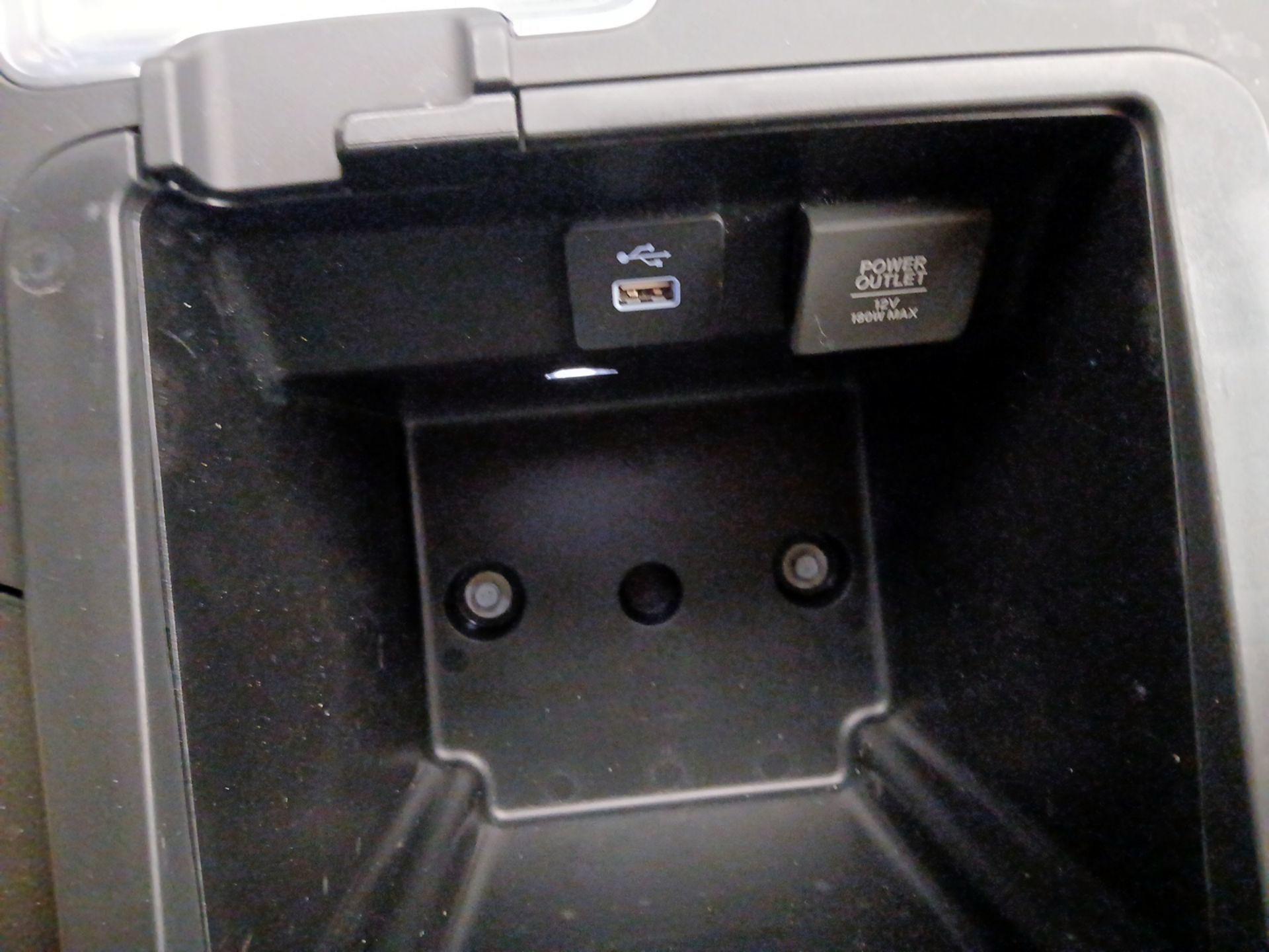 Thumbnail: 2023 Acura MDX - 18