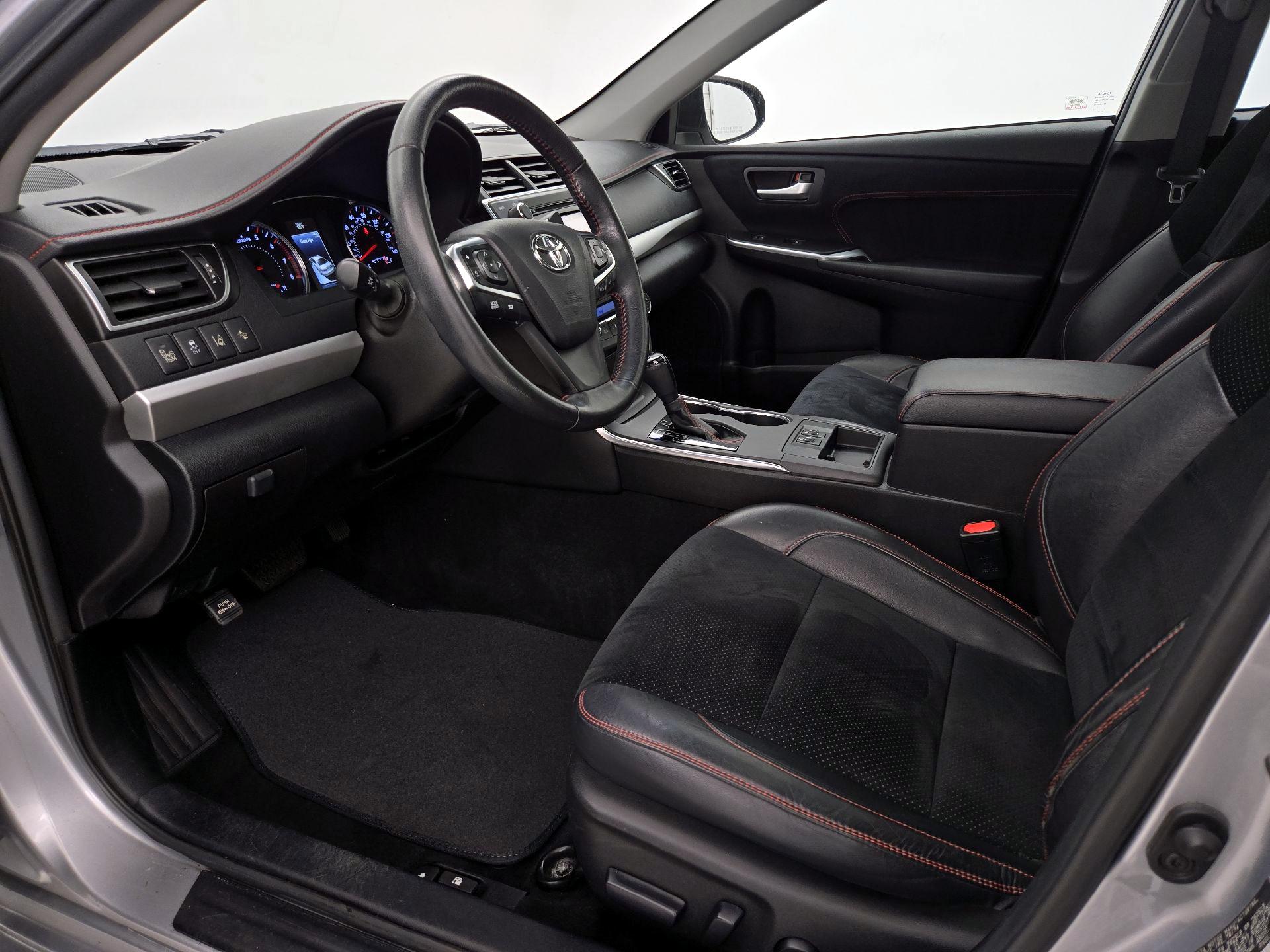 Thumbnail: 2015 Toyota Camry - 11