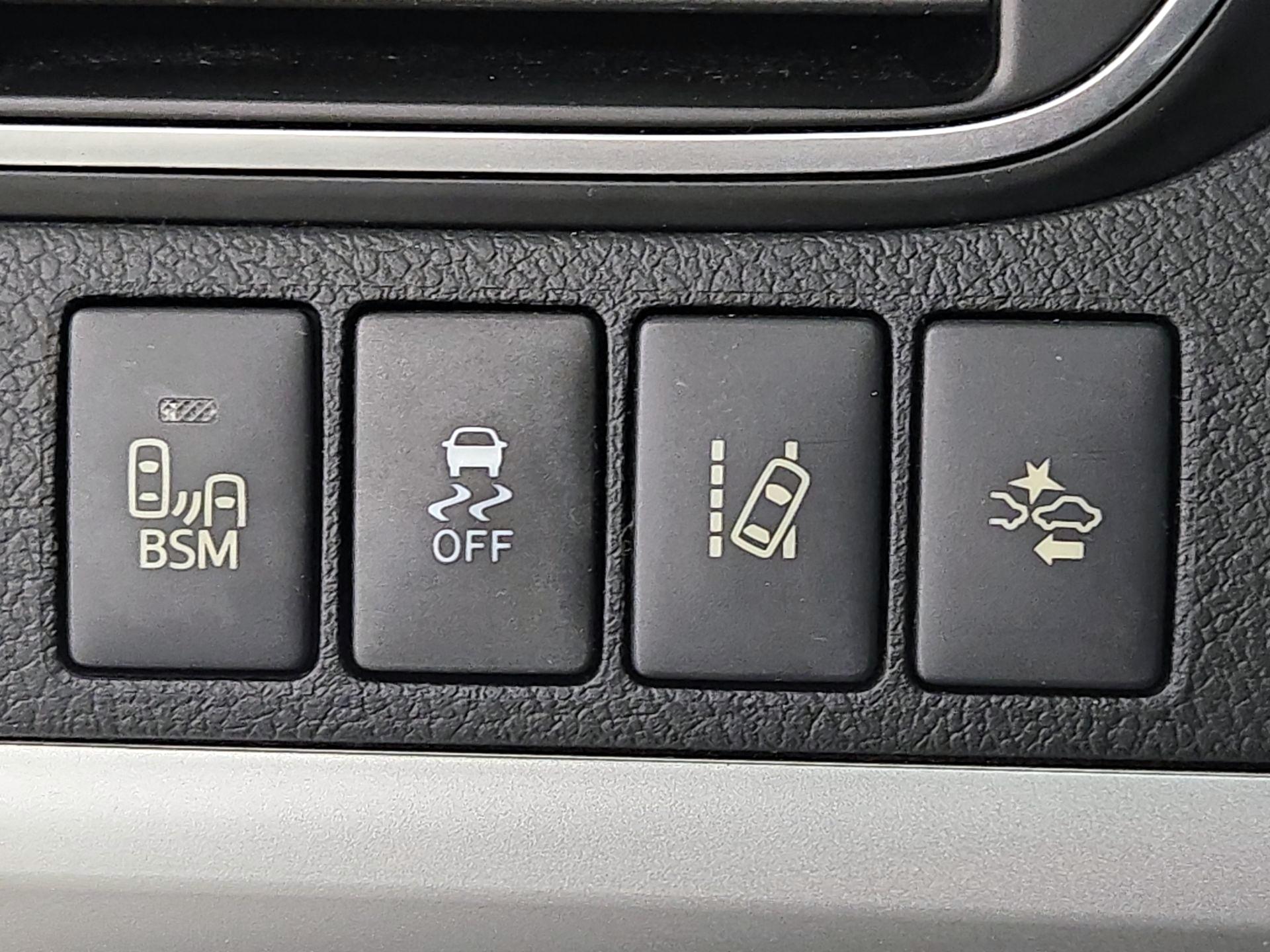 Thumbnail: 2015 Toyota Camry - 13