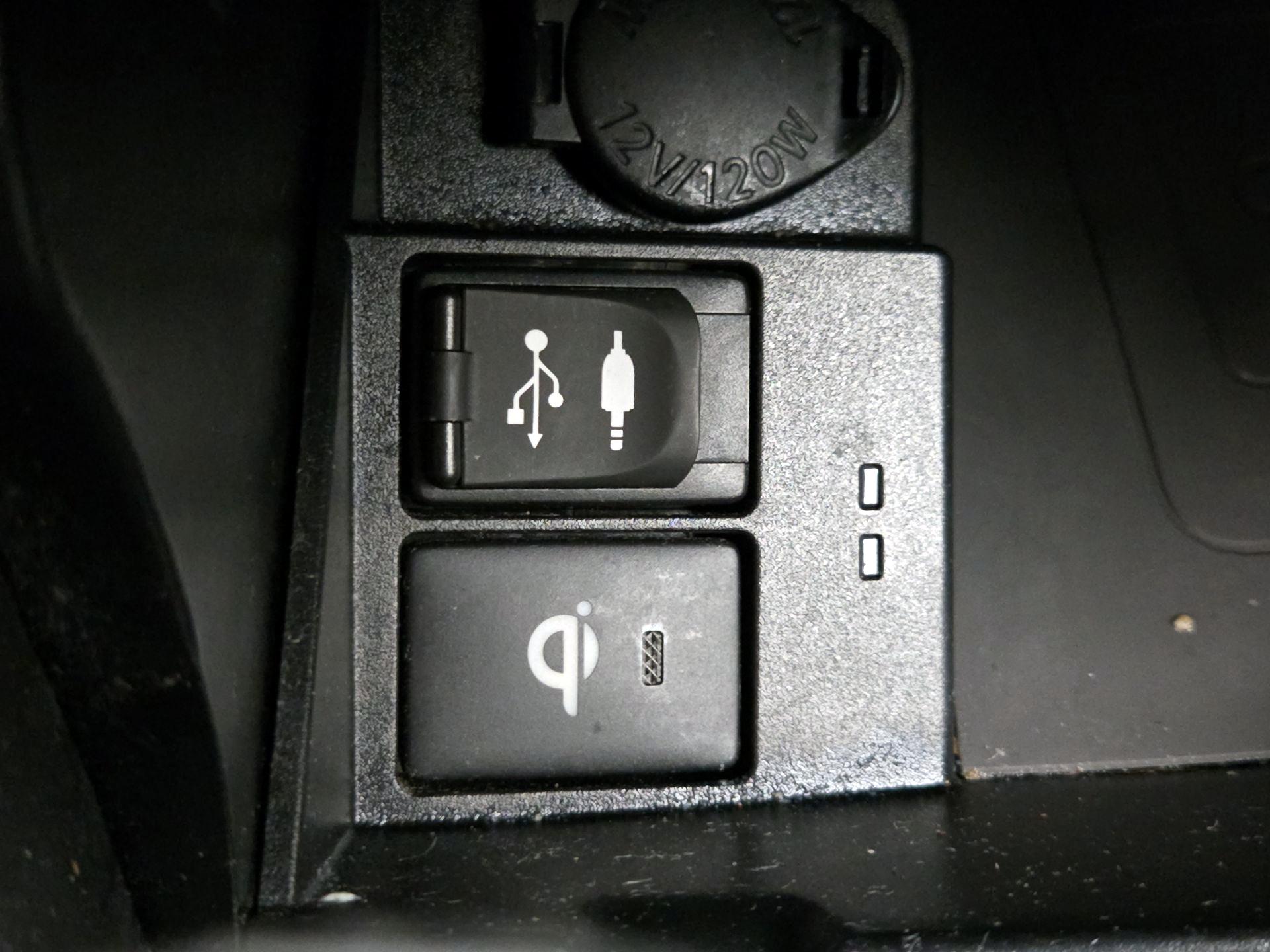 Thumbnail: 2015 Toyota Camry - 19