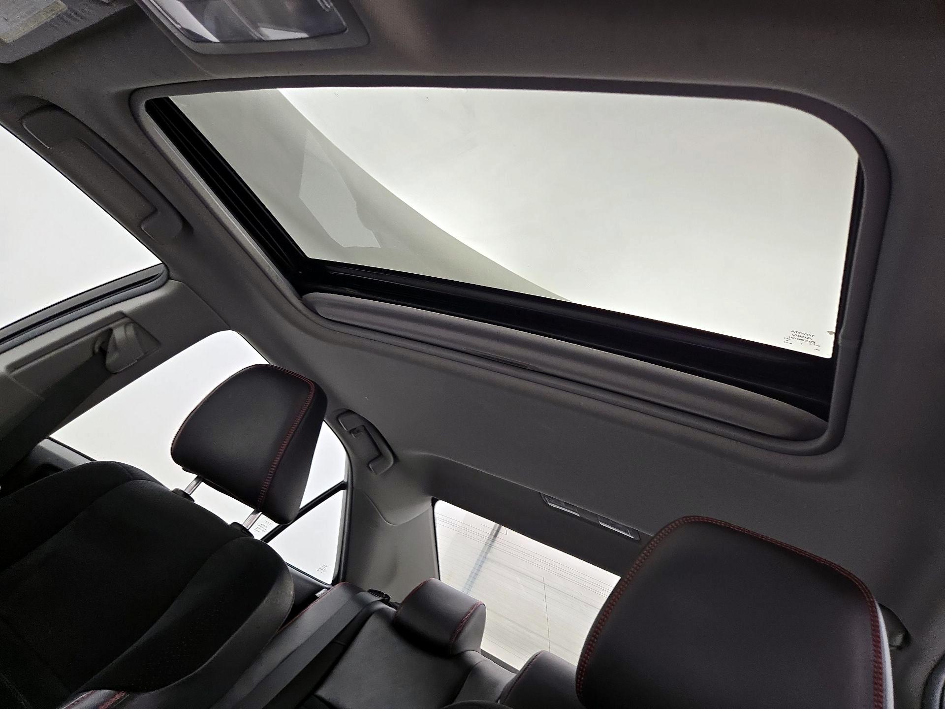 Thumbnail: 2015 Toyota Camry - 20