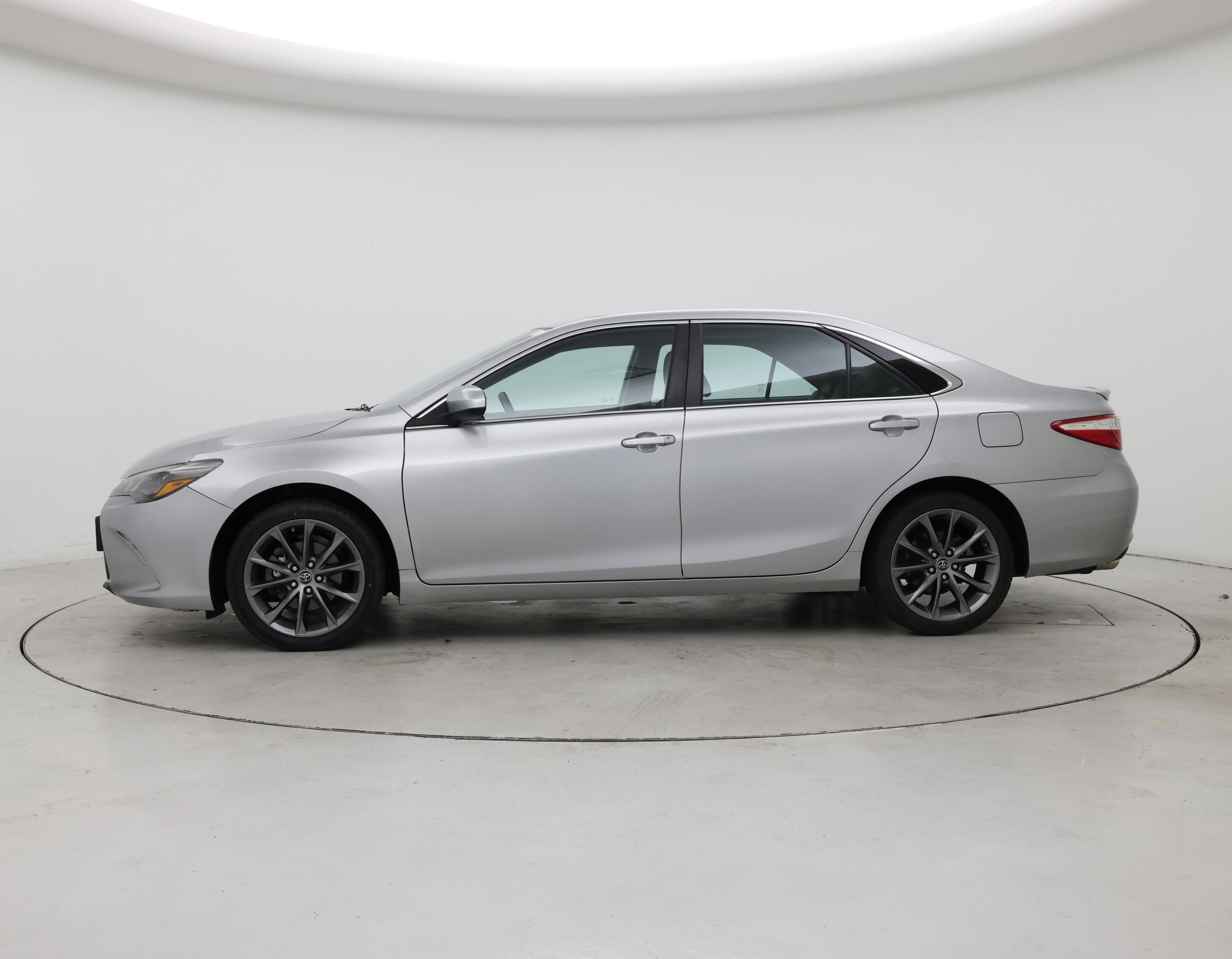 Thumbnail: 2015 Toyota Camry - 3