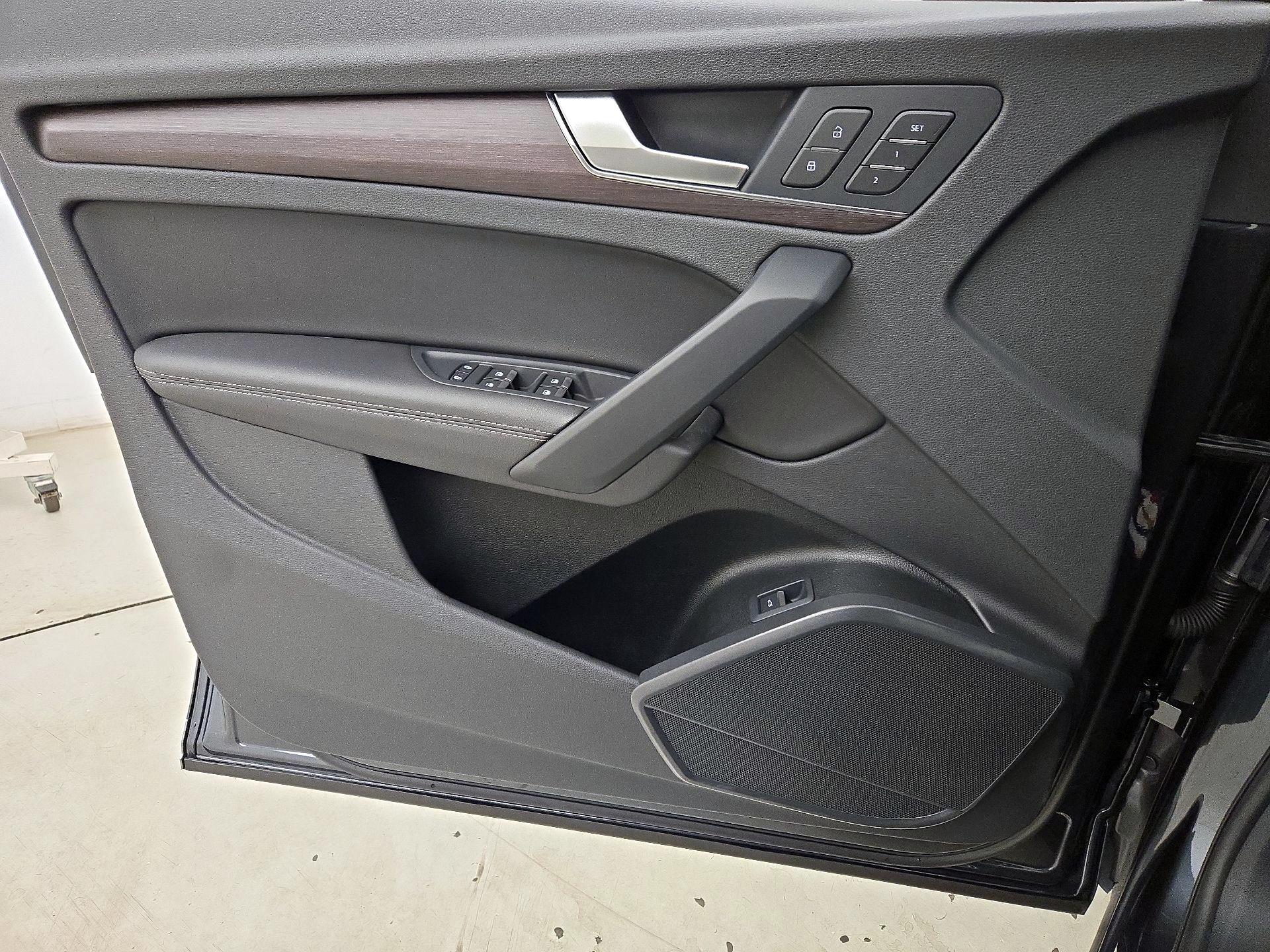 Thumbnail: 2022 Audi Q5 - 12