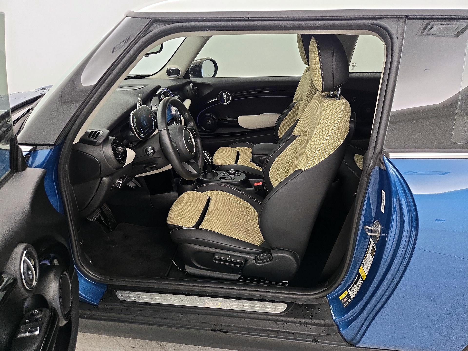 Thumbnail: 2023 MINI Cooper Hardtop - 11