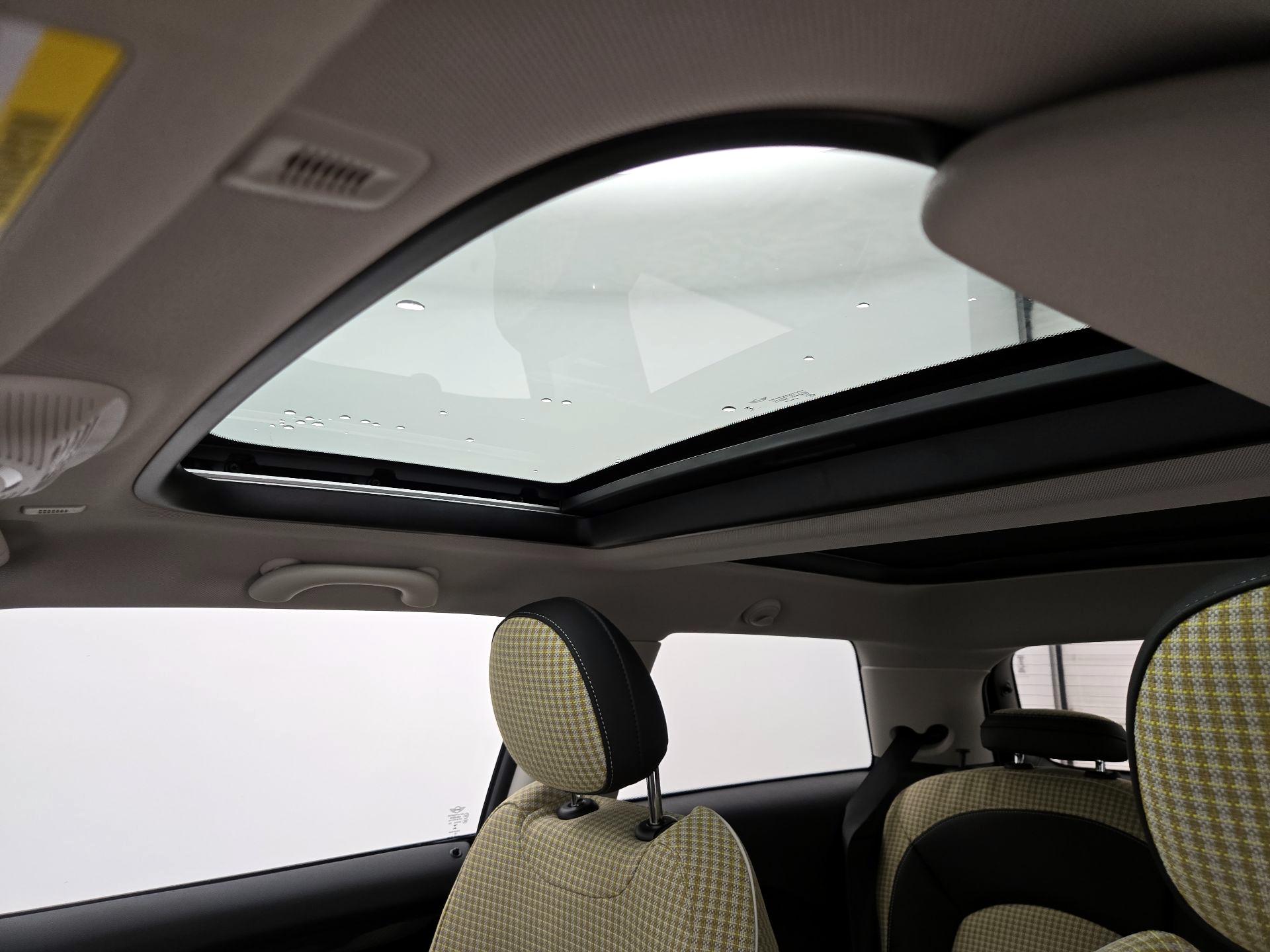 Thumbnail: 2023 MINI Cooper Hardtop - 20