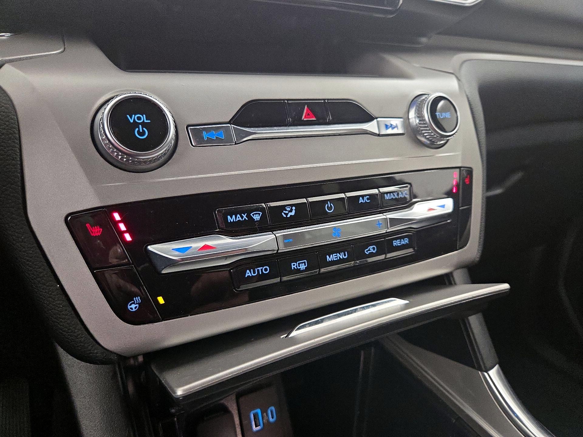 Thumbnail: 2022 Ford Explorer - 17