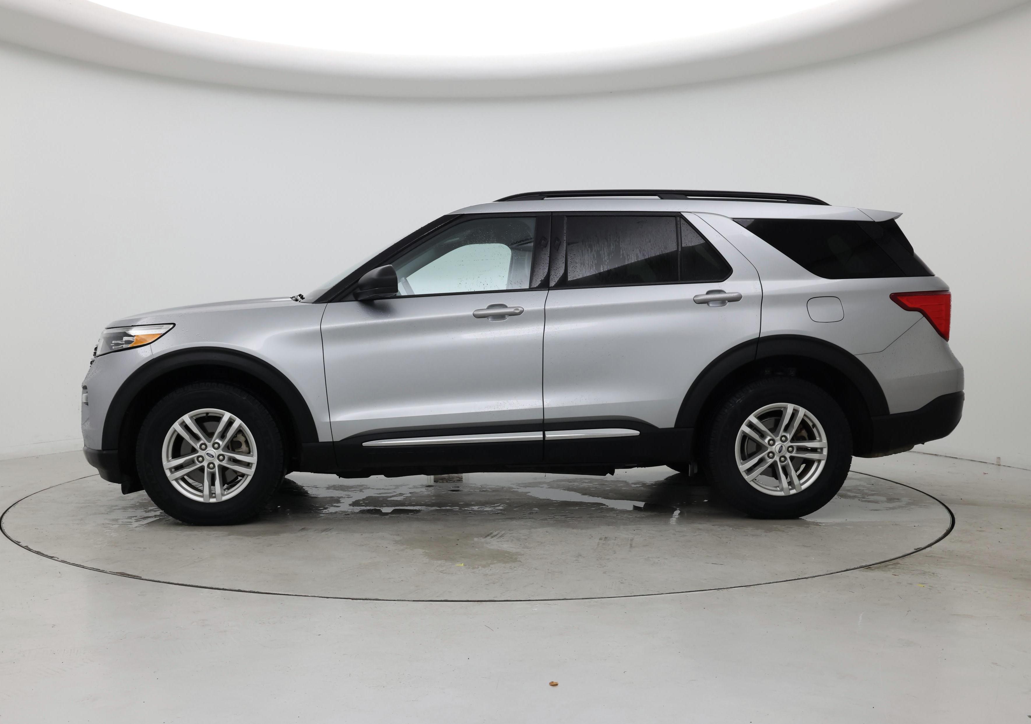 Thumbnail: 2022 Ford Explorer - 3